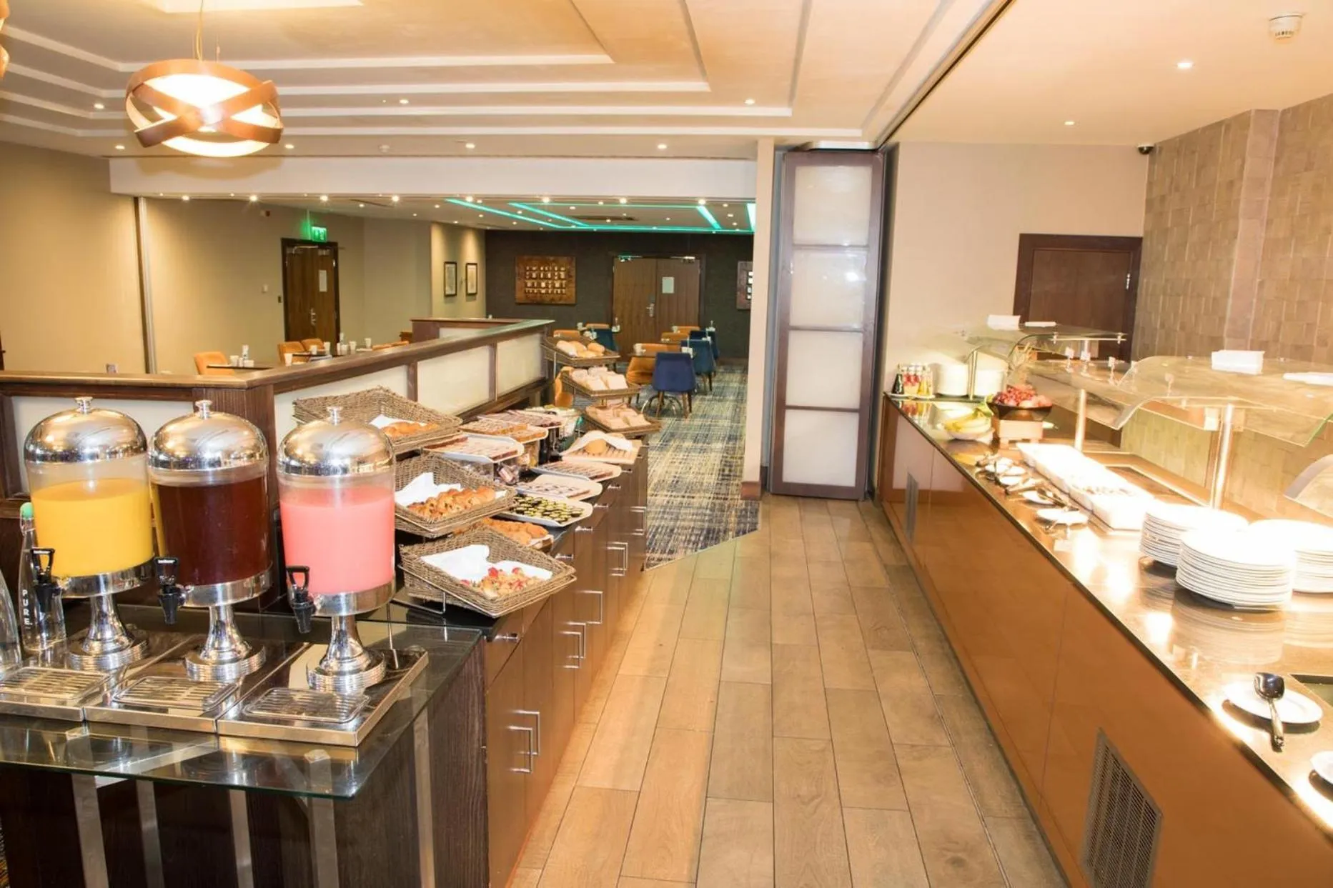 Breakfast in Crowne Plaza London - Gatwick Airport by IHG