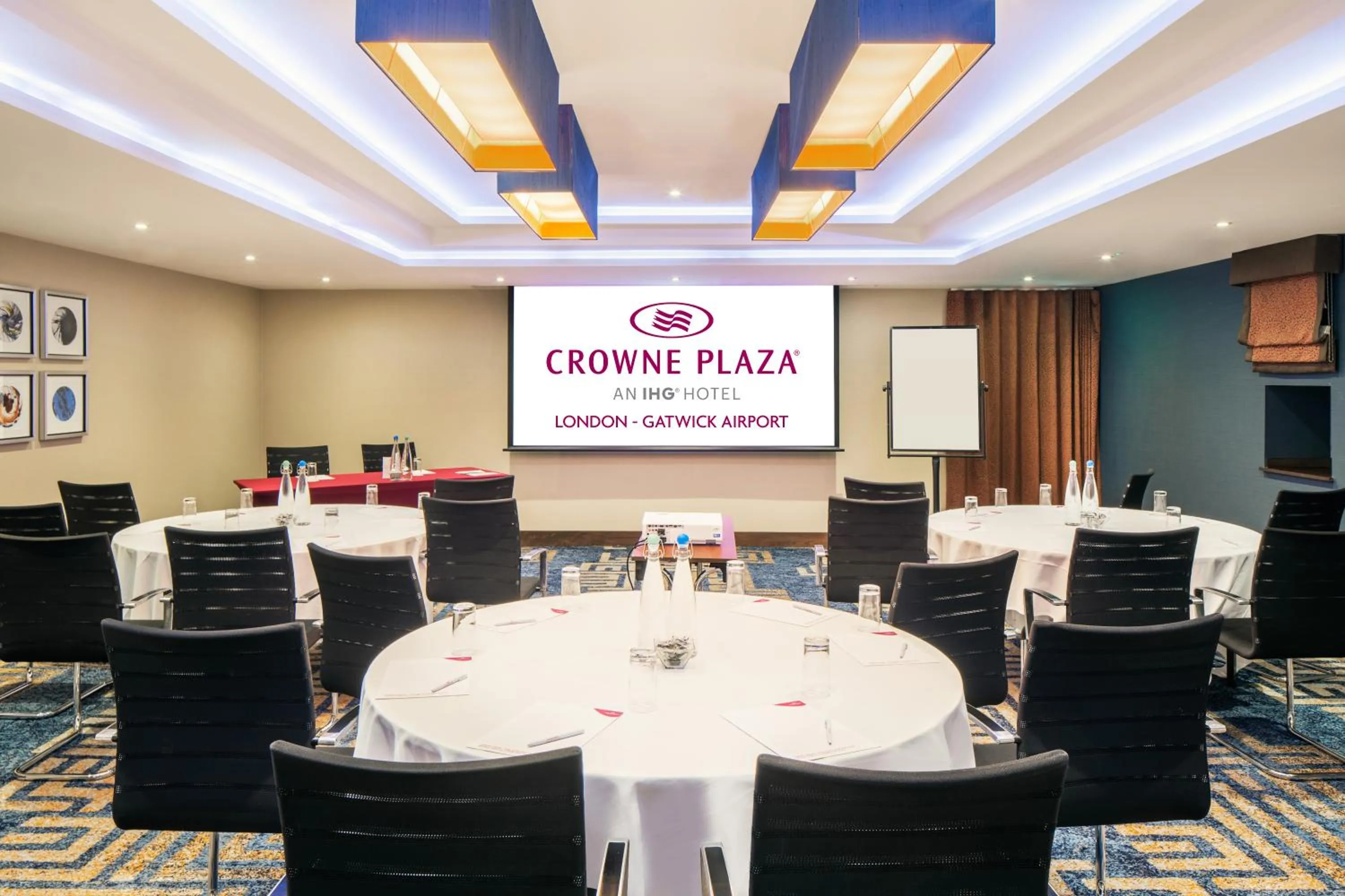 Business facilities in Crowne Plaza London - Gatwick Airport by IHG