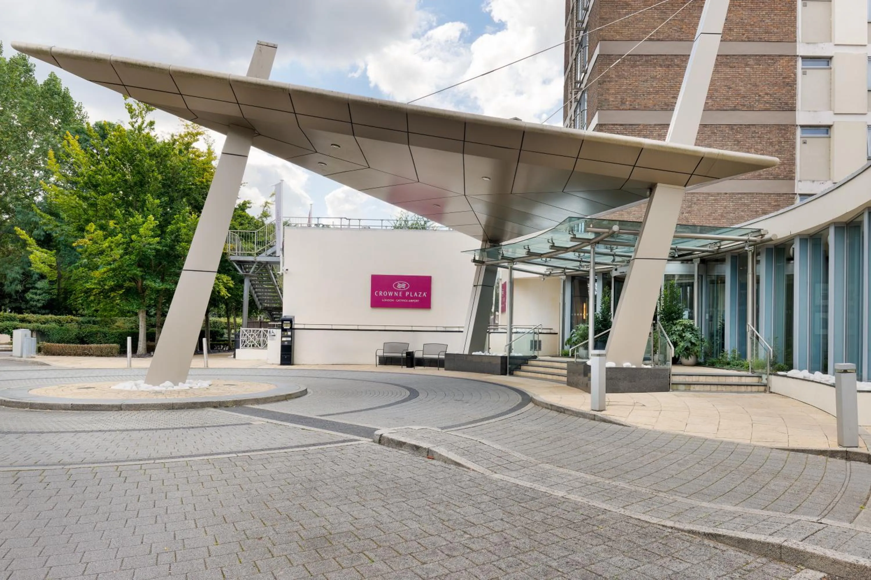 Property building in Crowne Plaza London - Gatwick Airport by IHG