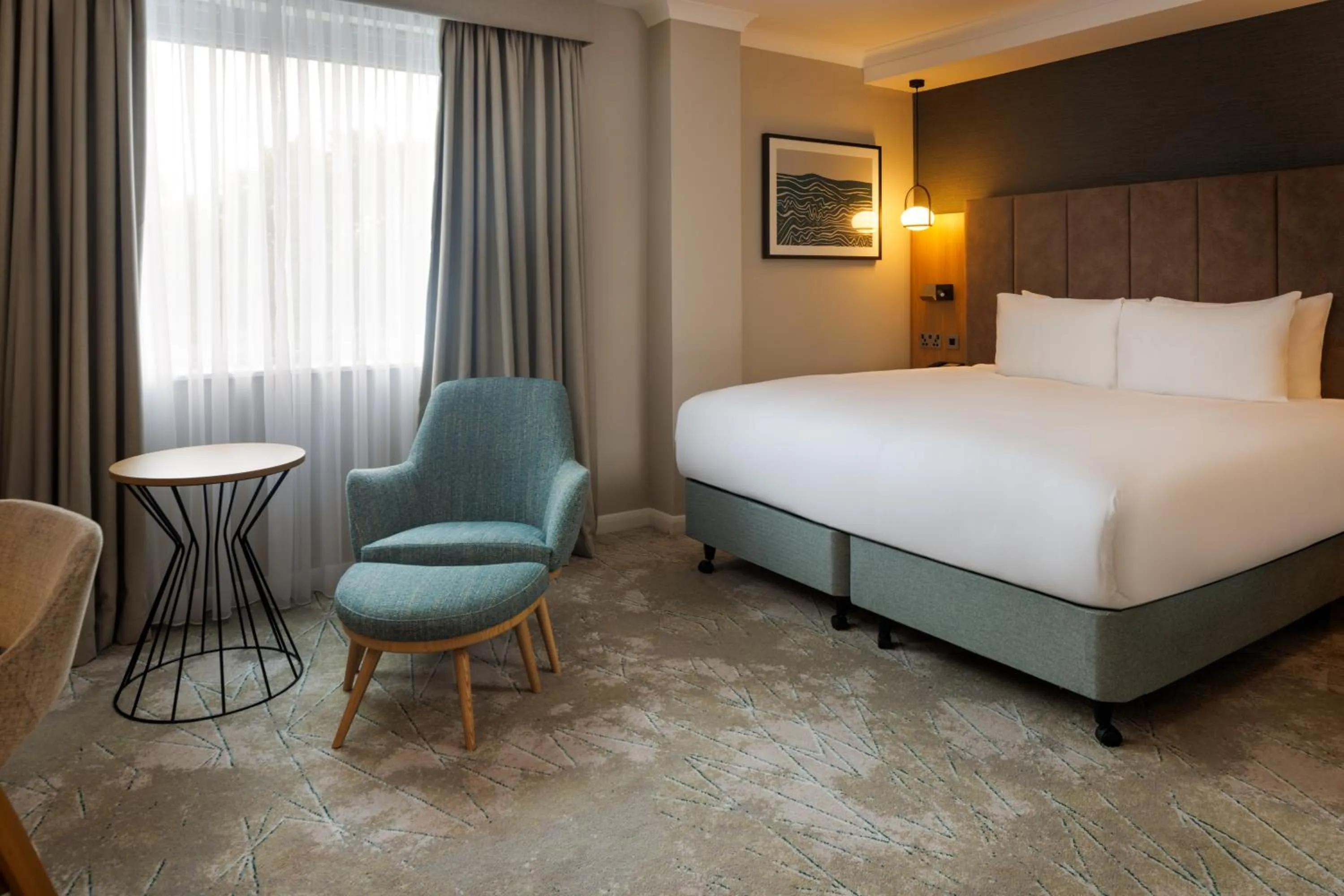 Bedroom, Bed in Crowne Plaza London - Gatwick Airport by IHG