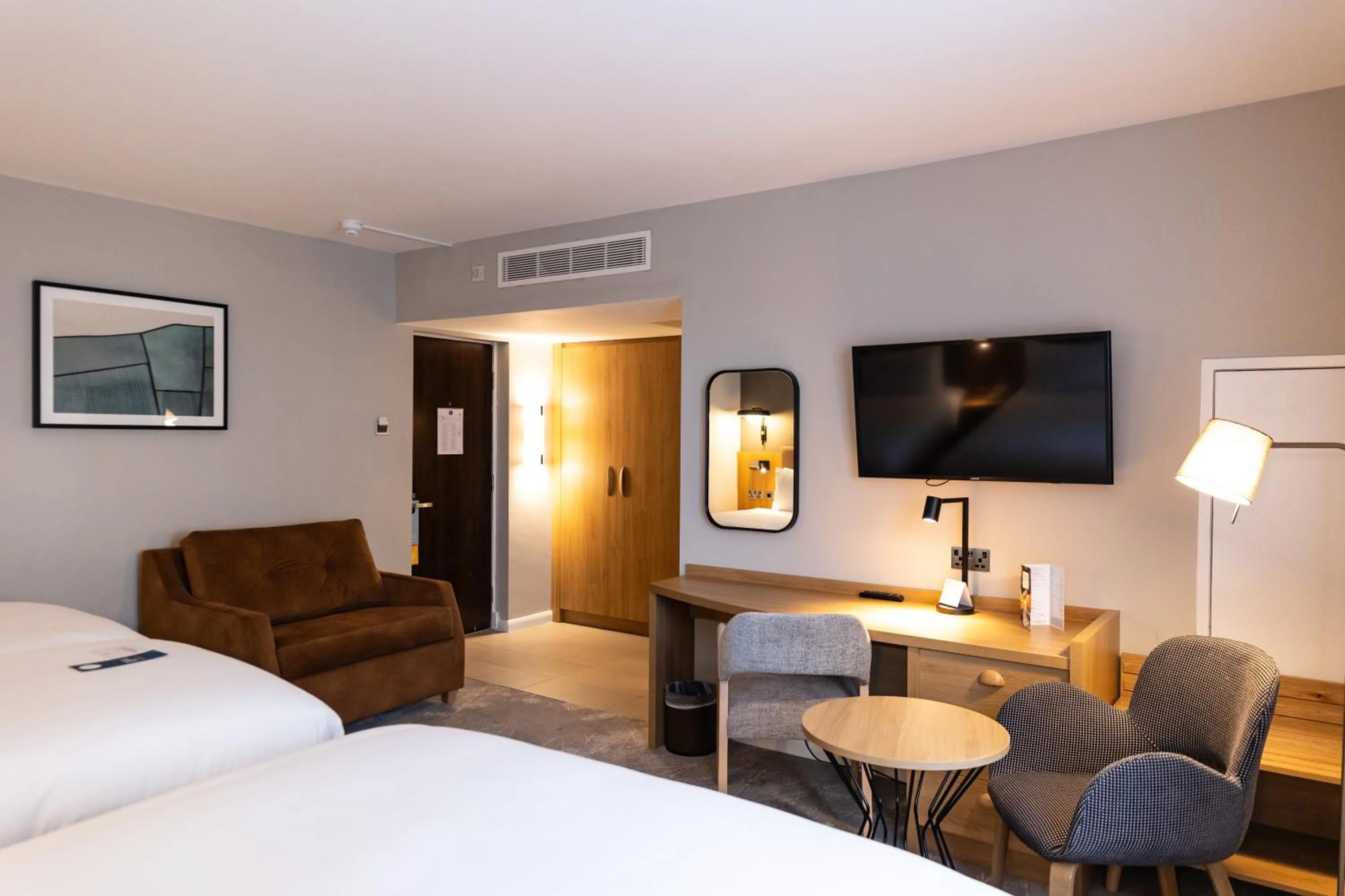 Bedroom, Bed in Crowne Plaza London - Gatwick Airport by IHG
