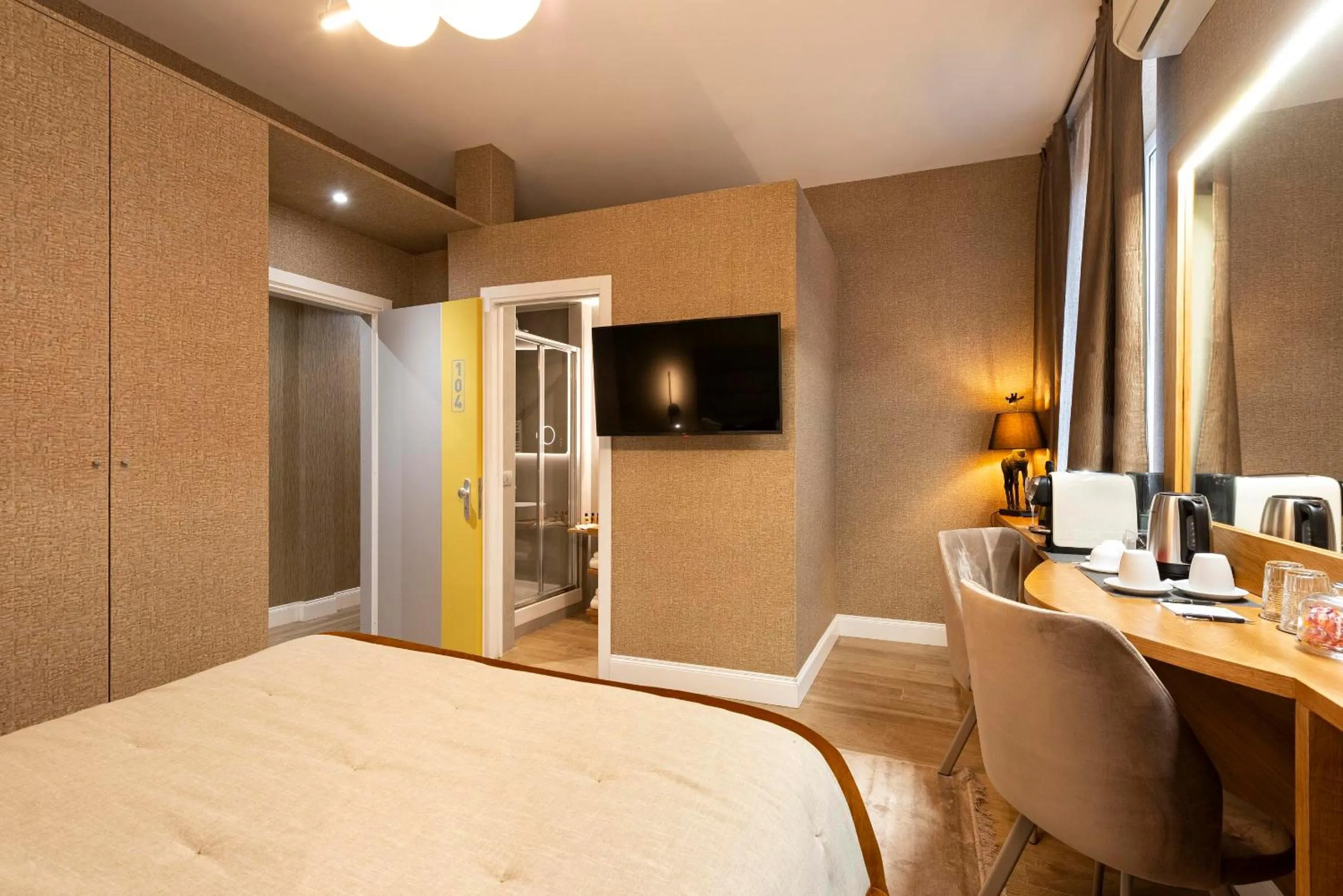 Bedroom, Bed in Royal Rooms Corso