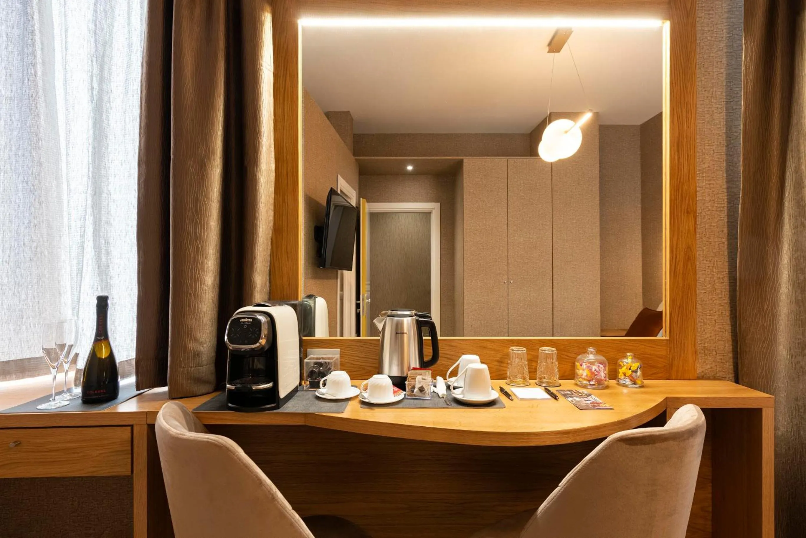 Coffee/tea facilities in Royal Rooms Corso