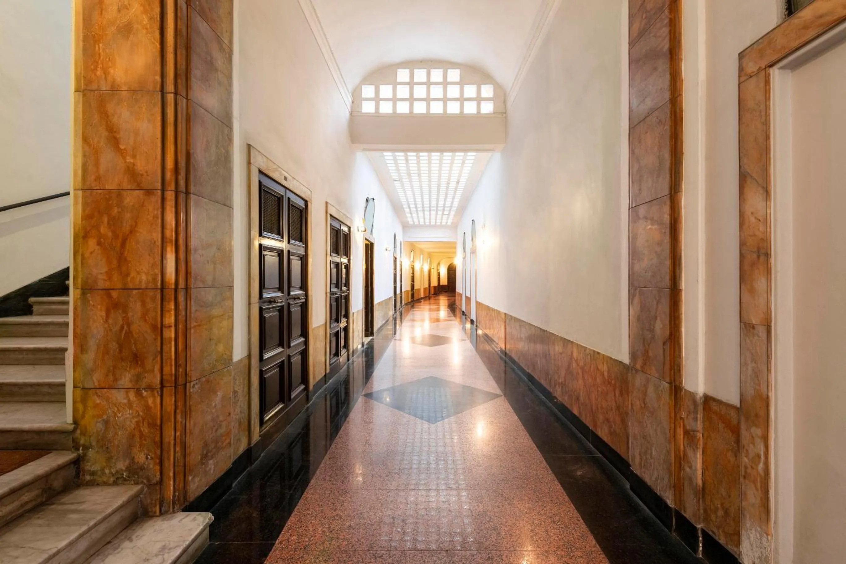 Property building in Royal Rooms Corso