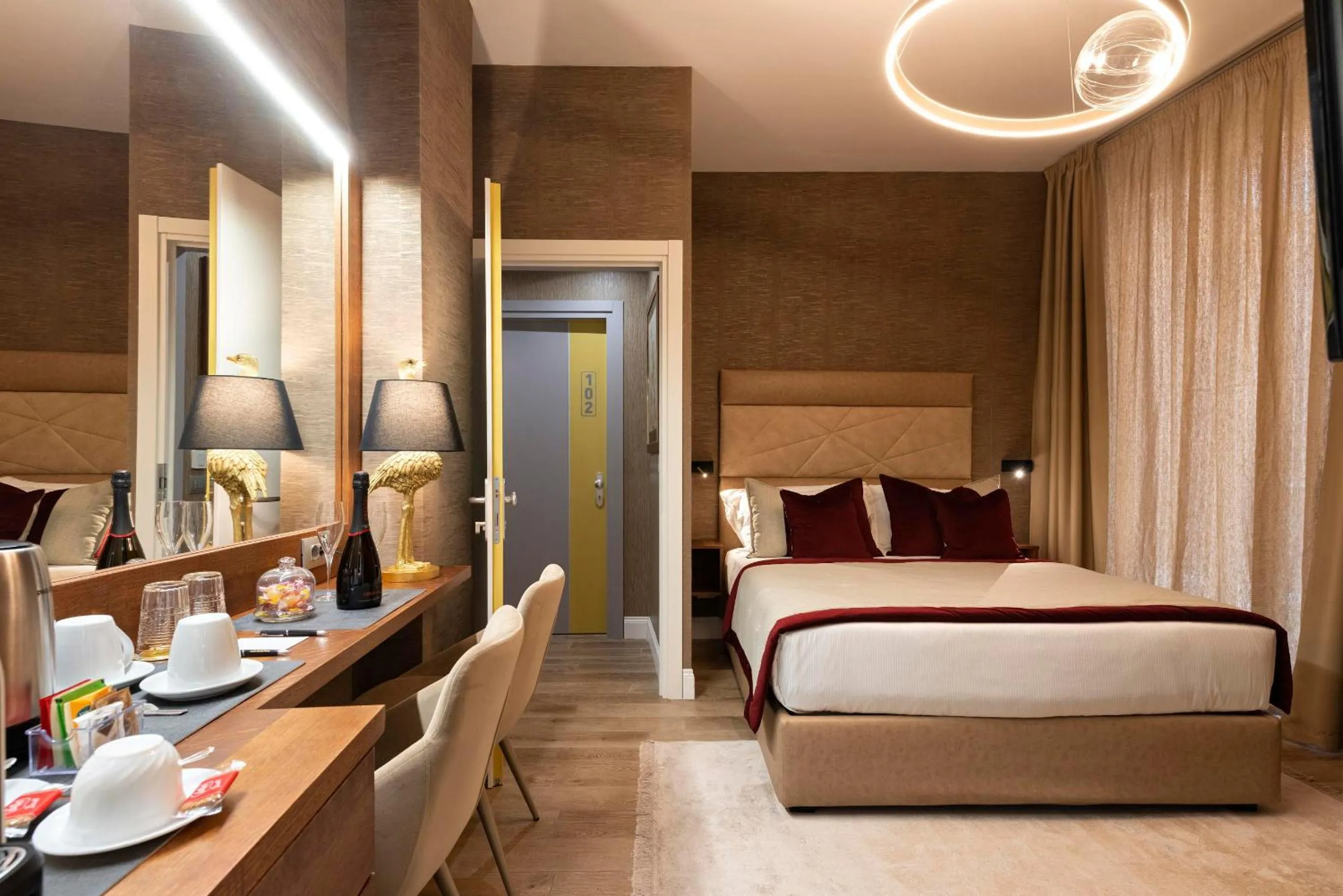 Bedroom, Bed in Royal Rooms Corso