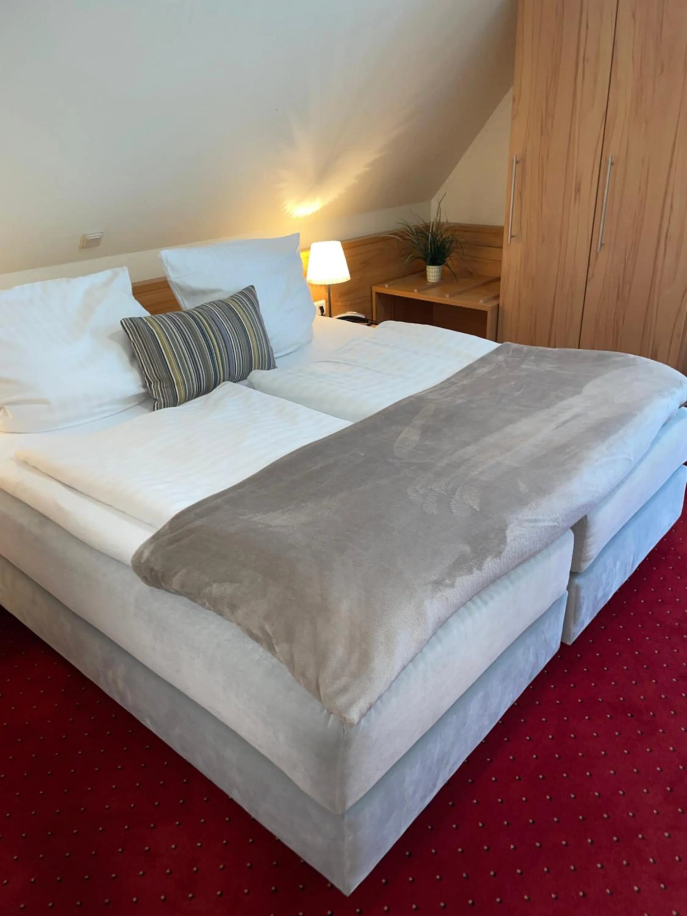 Bed in Hotel am Elisabethufer