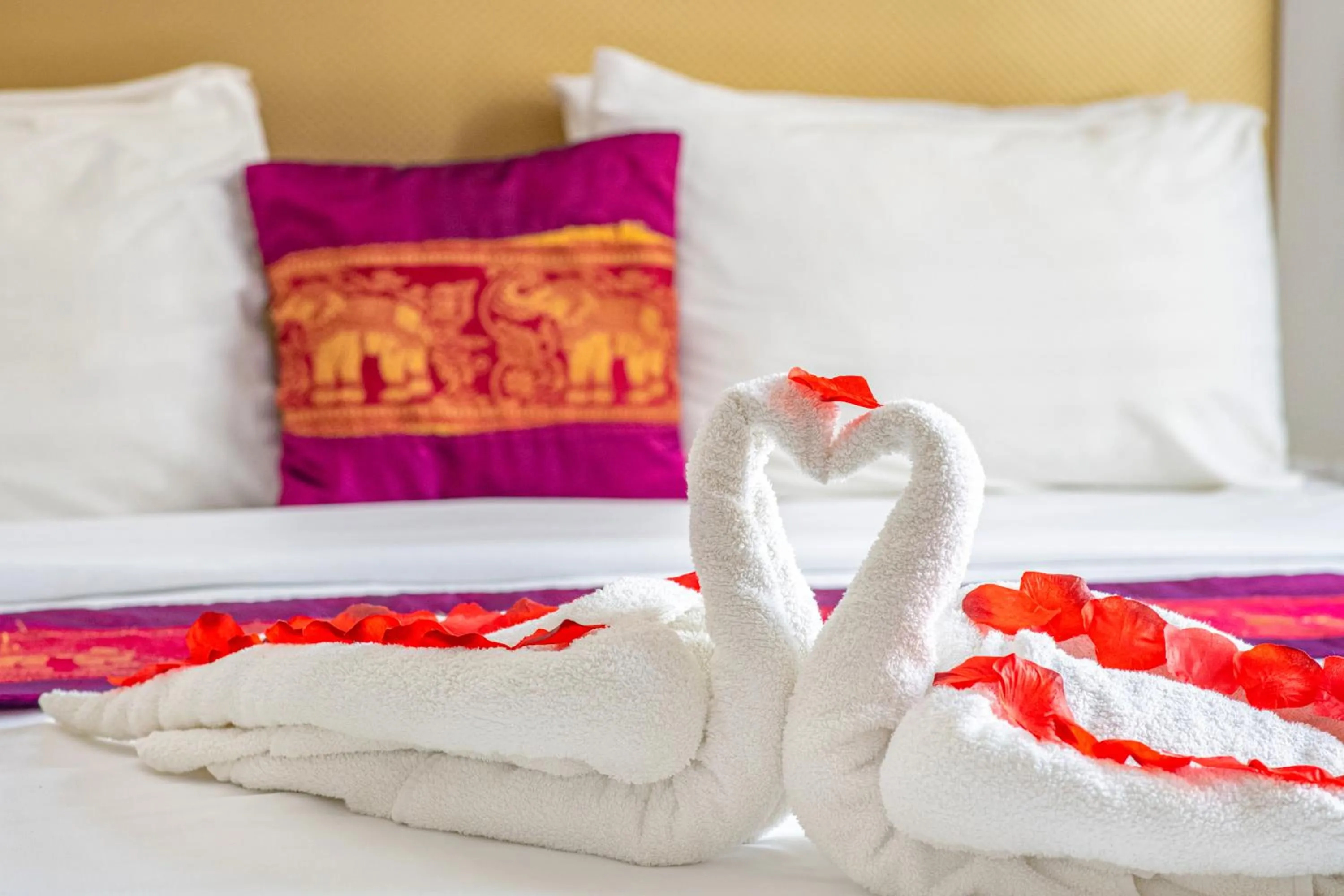 Bed in Andrassy Thai Hotel