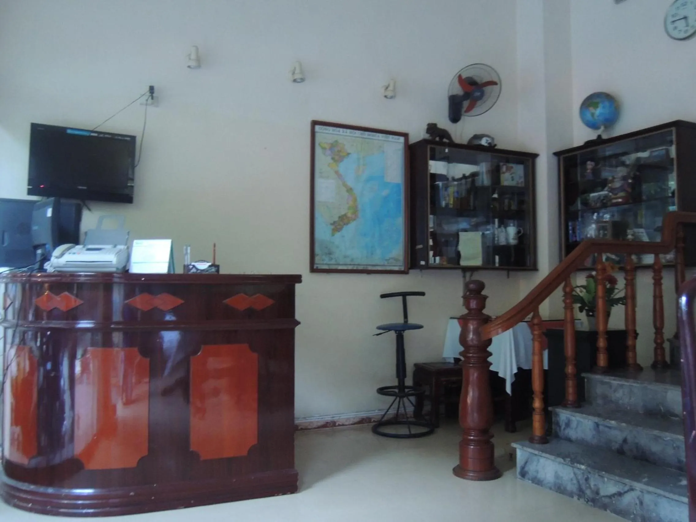 Communal lounge/ TV room in Thu Guest House