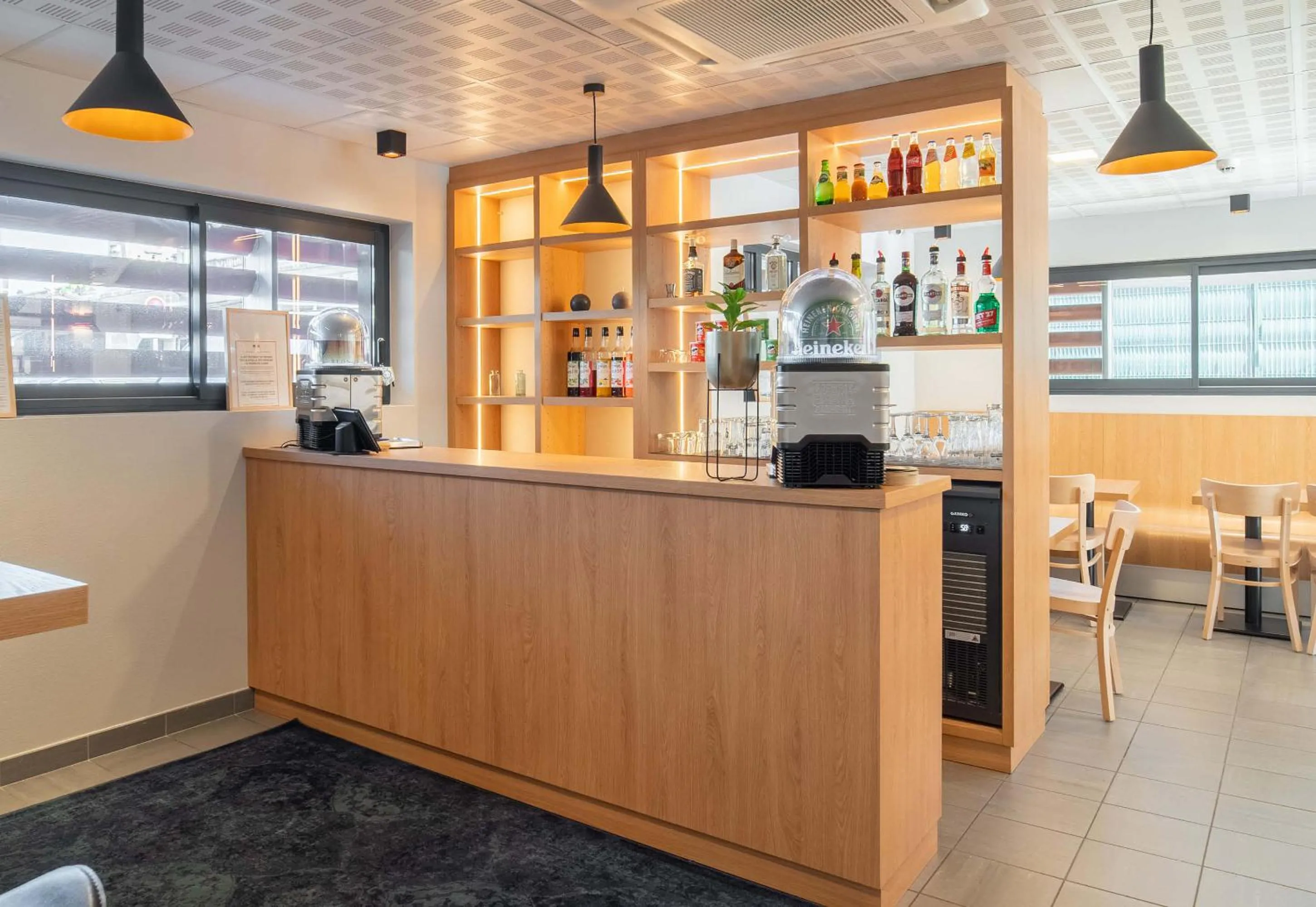 Lounge or bar in B&B HOTEL Limoges Centre Gare