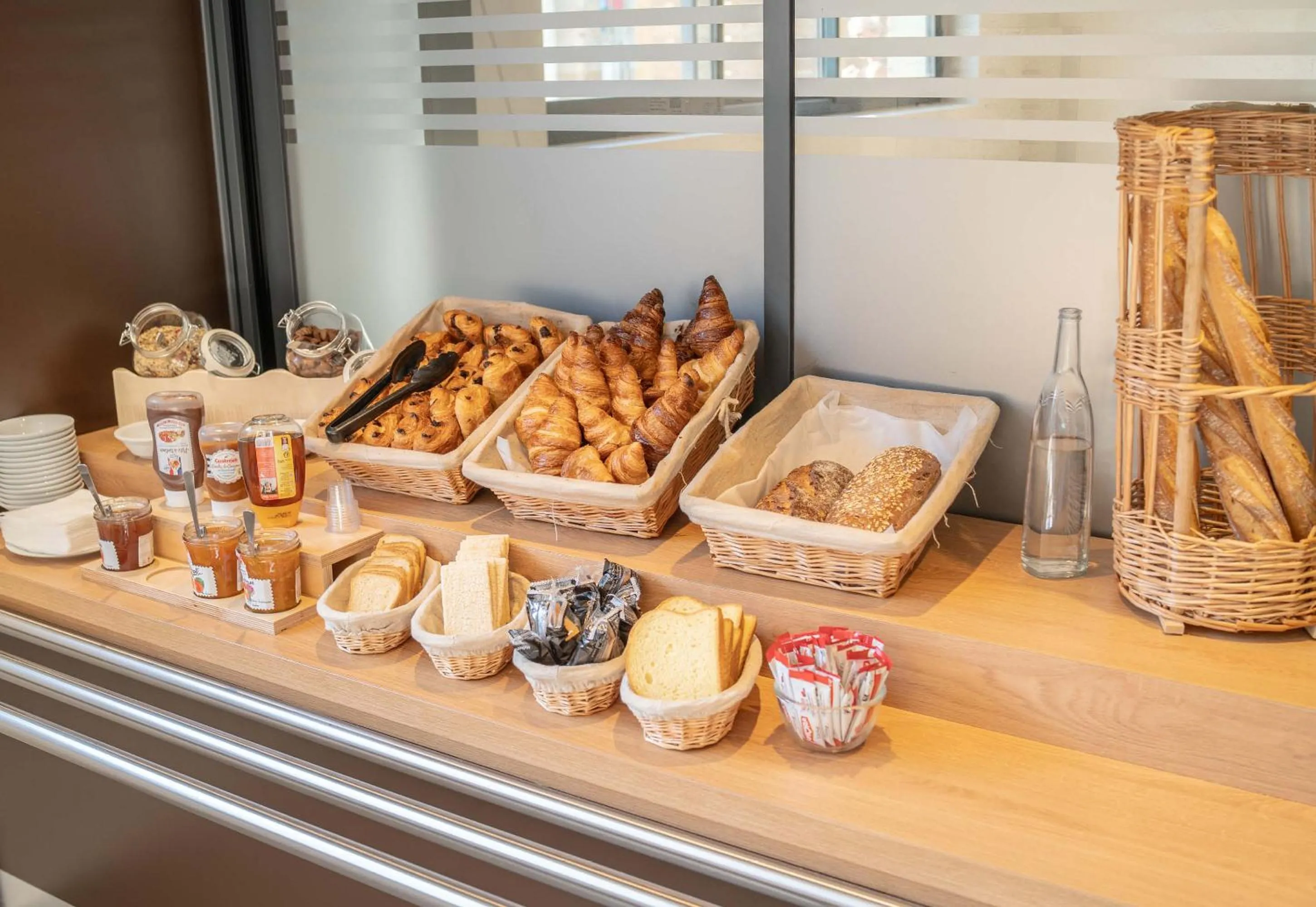 Breakfast in B&B HOTEL Limoges Centre Gare