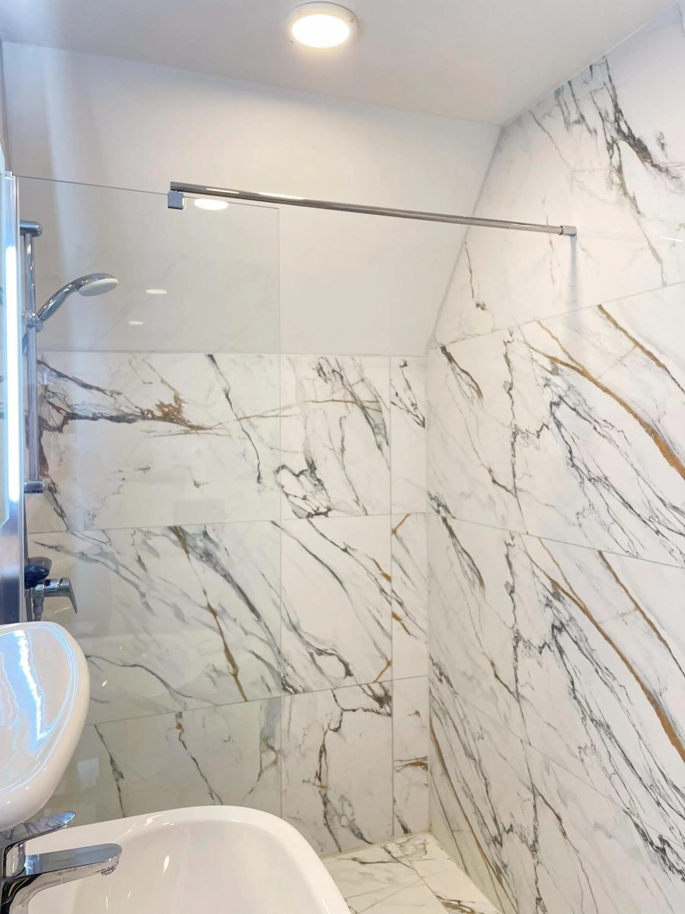 Shower in Hotel Plantage - Digital Access