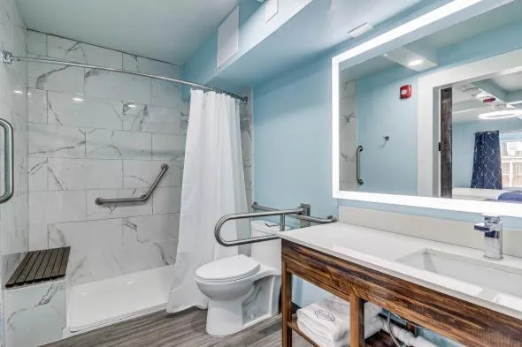 Seaside Boutique Hotel, Waves At Your Doorstep