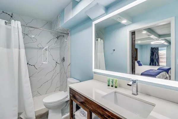 Seaside Boutique Hotel, Waves At Your Doorstep