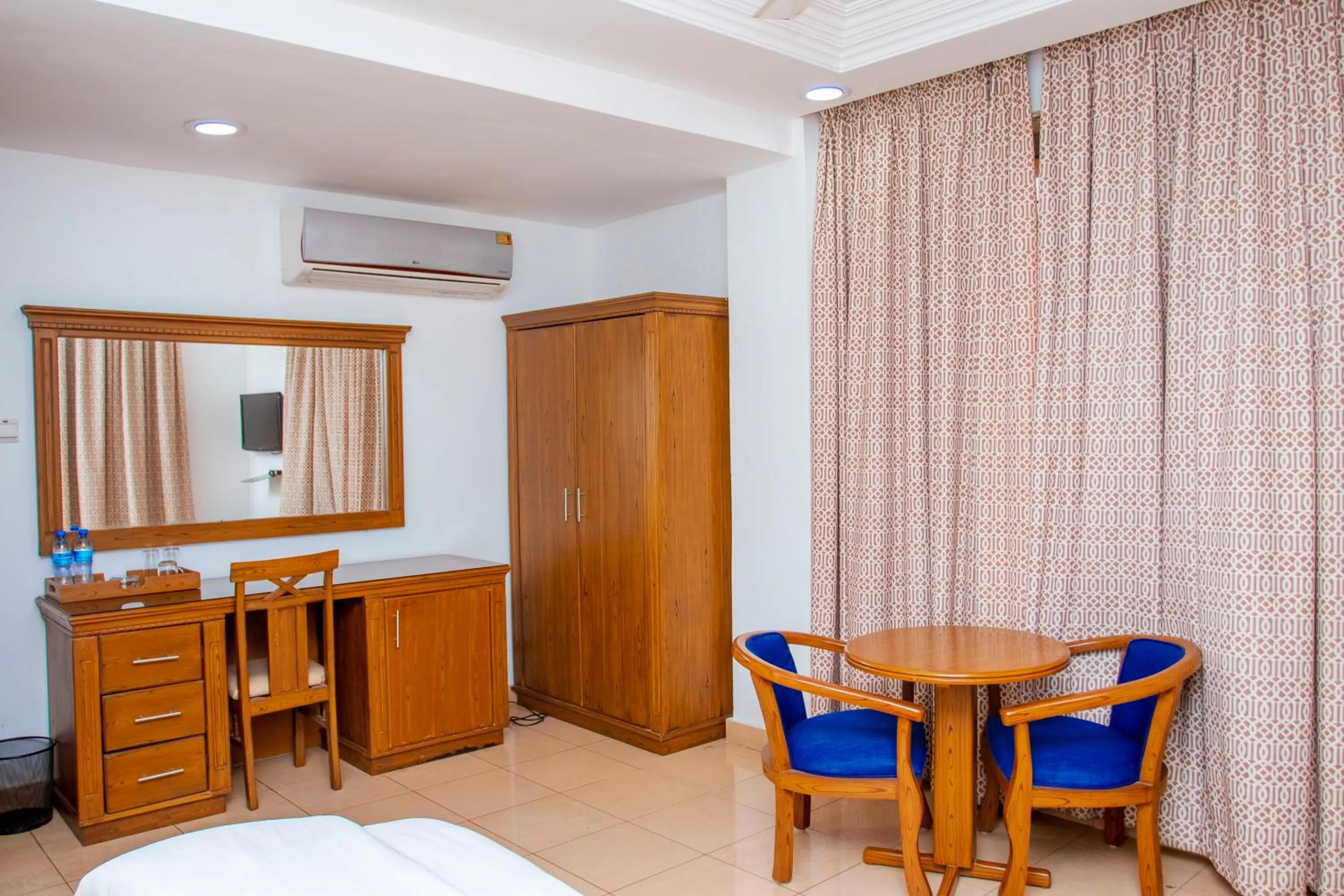 Bed in Sleep Inn Hotel - City Centre