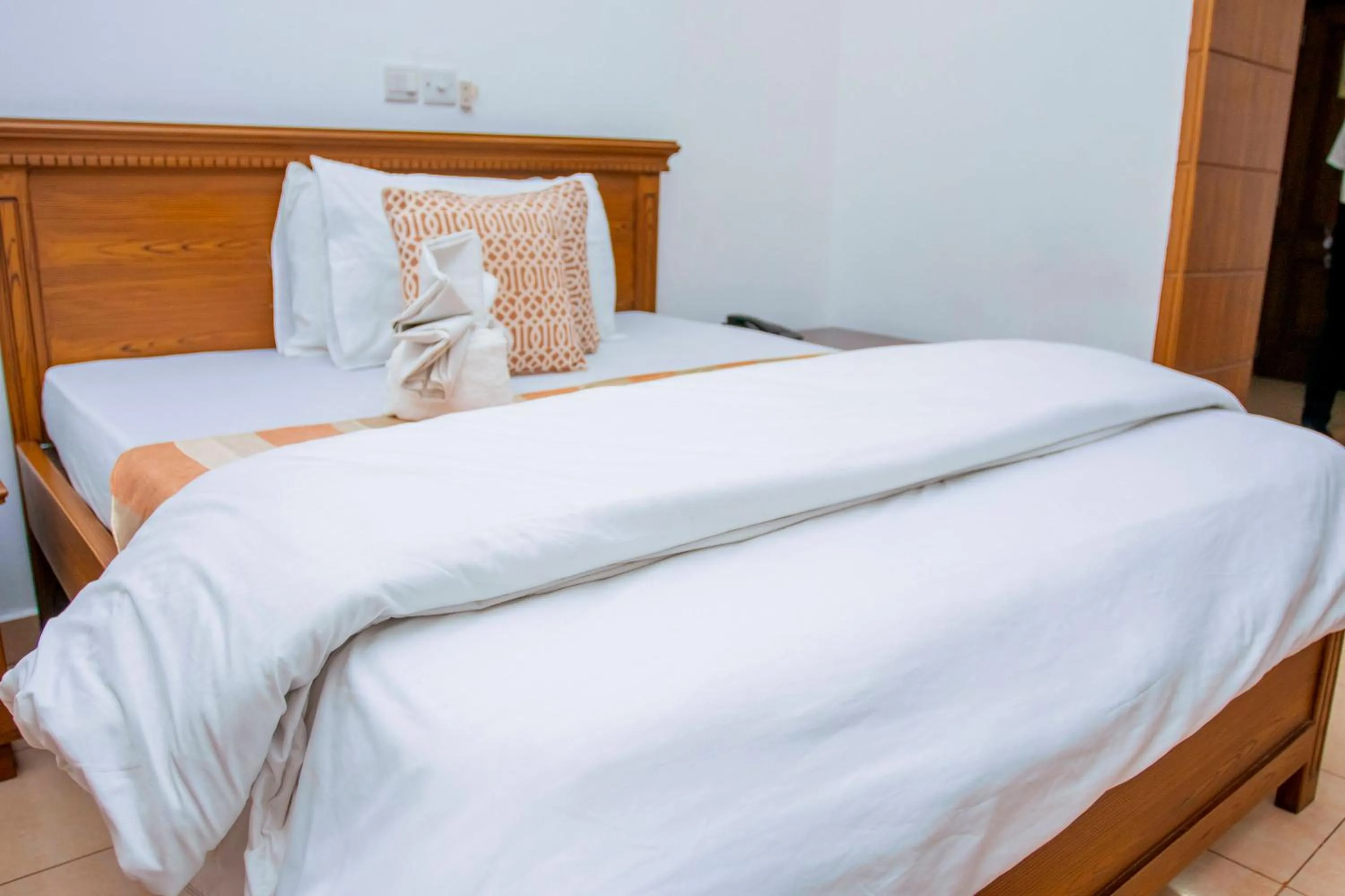 Bed in Sleep Inn Hotel - City Centre