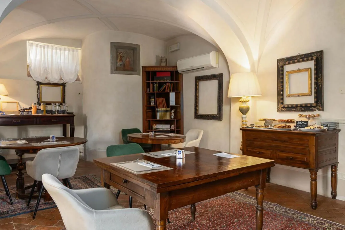 Breakfast in Villa Scorzi - Relais de Charme