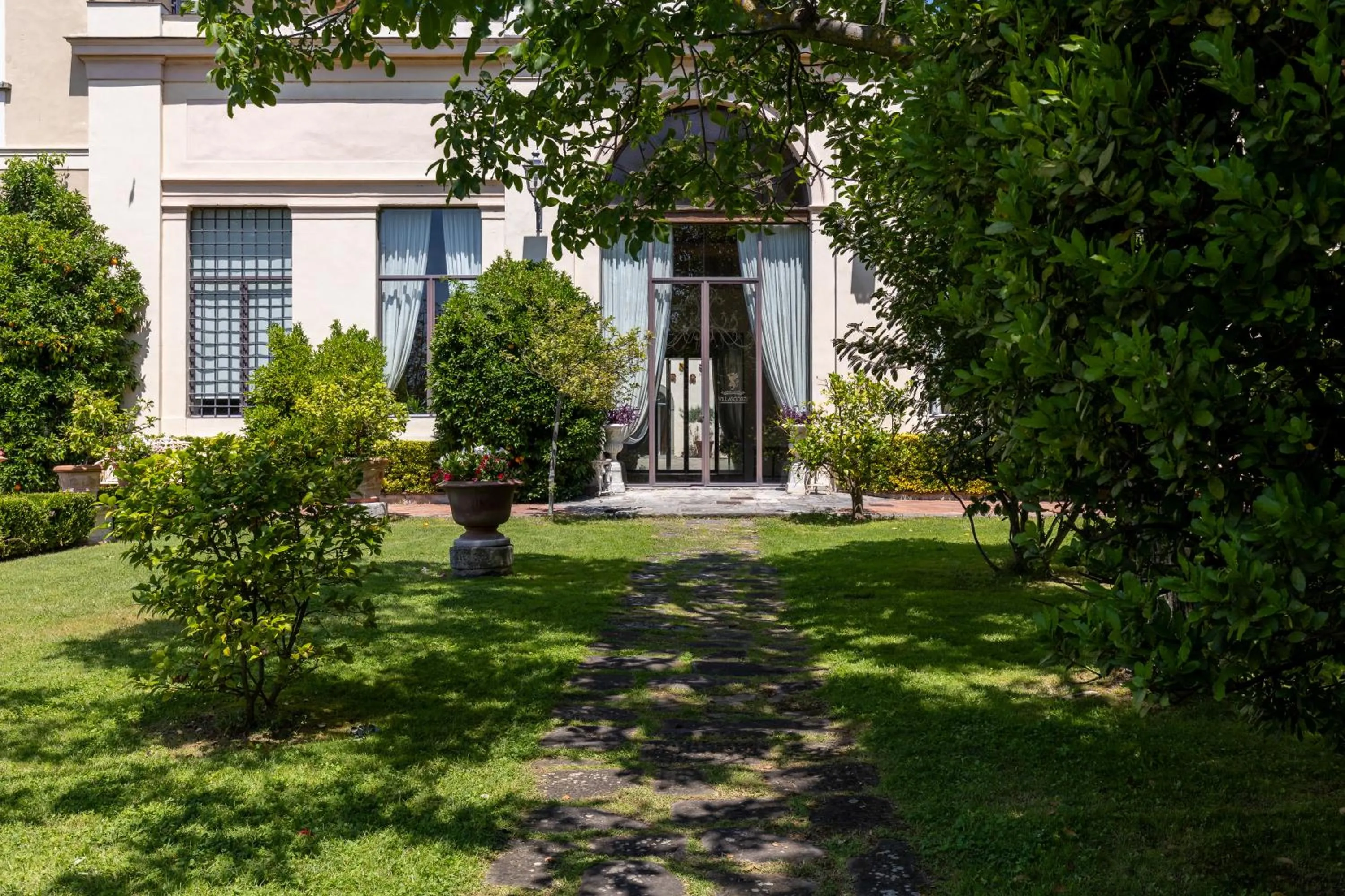Garden view in Villa Scorzi - Relais de Charme