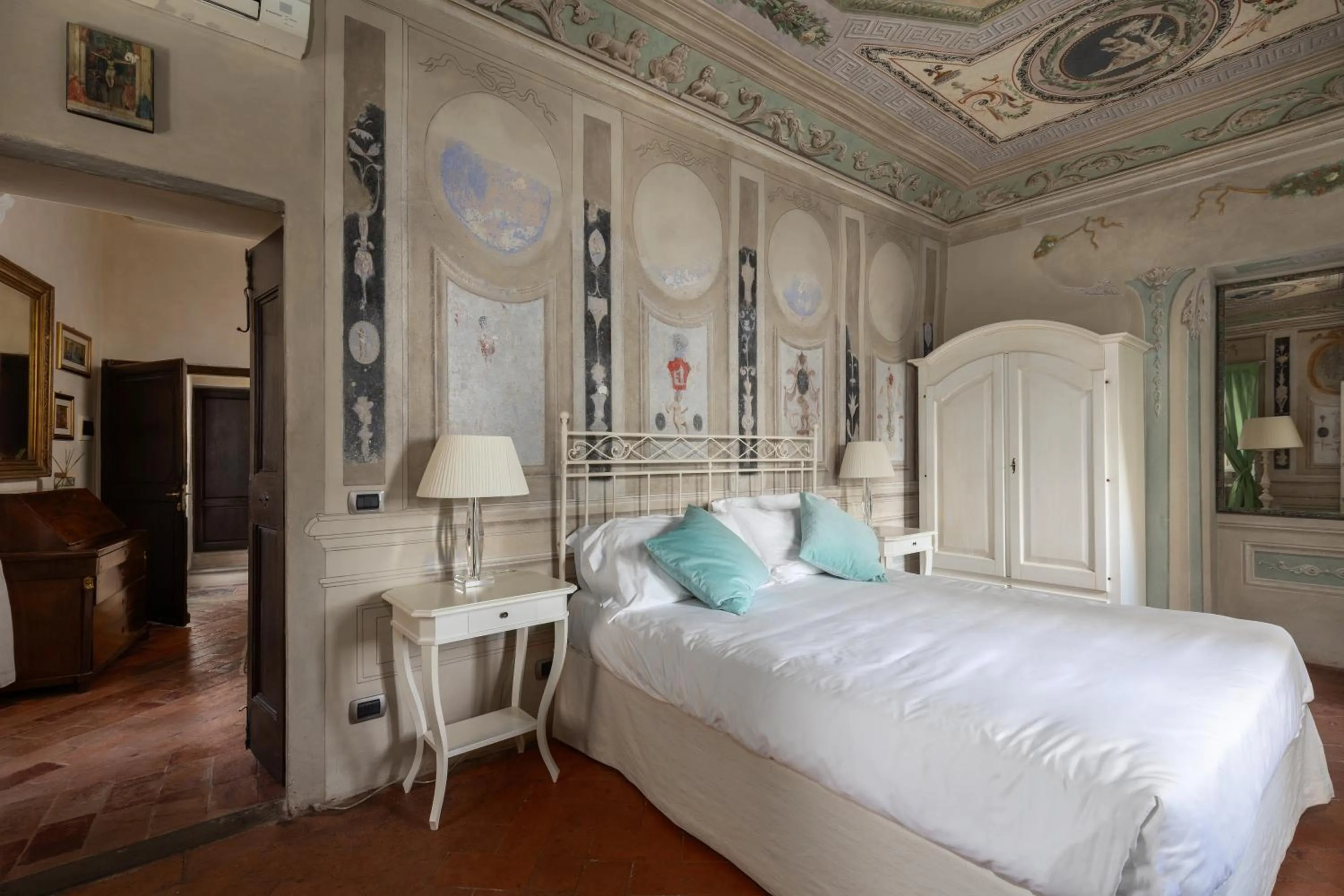 Photo of the whole room, Bed in Villa Scorzi - Relais de Charme