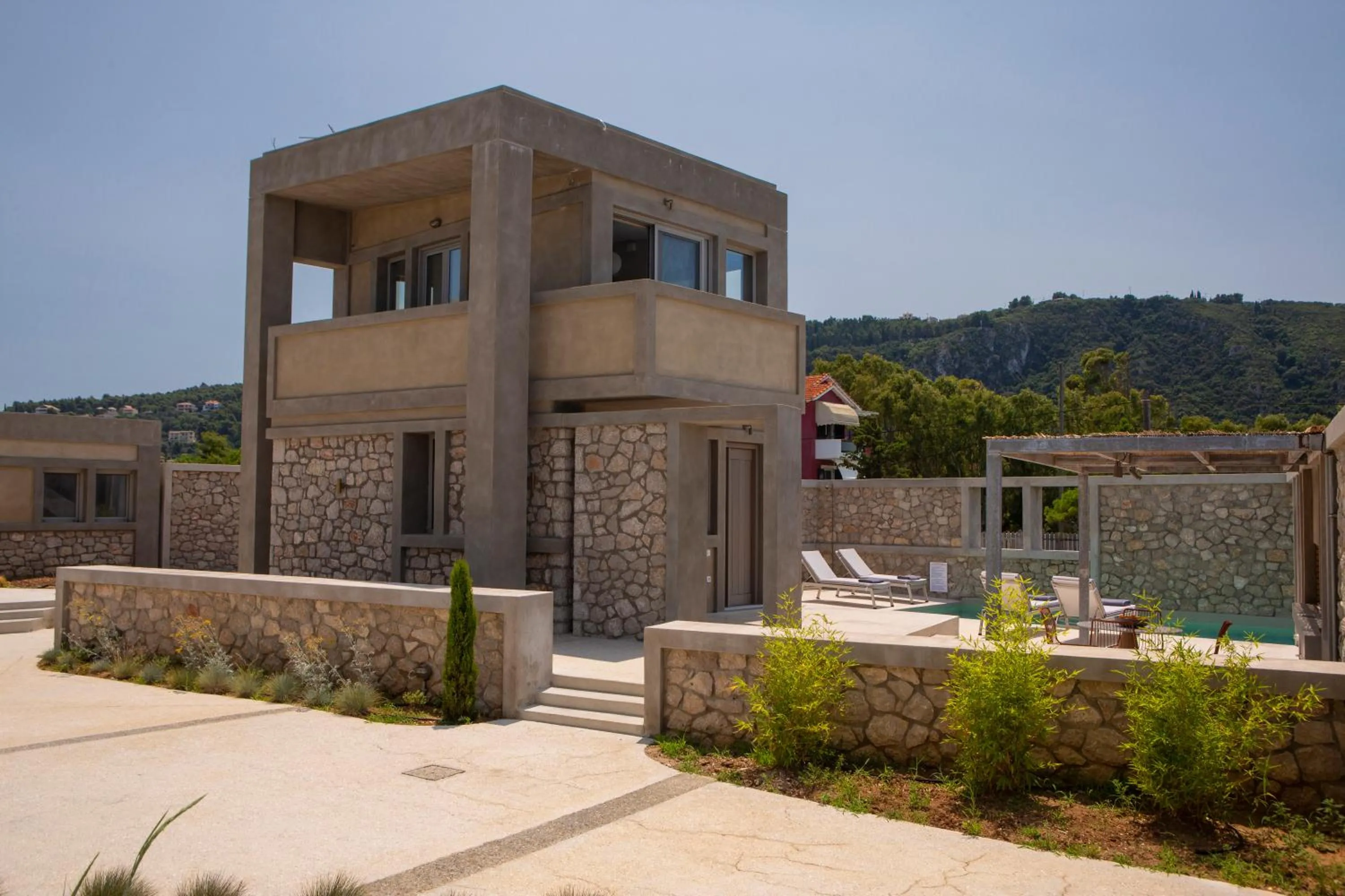 Property building in Thines villas