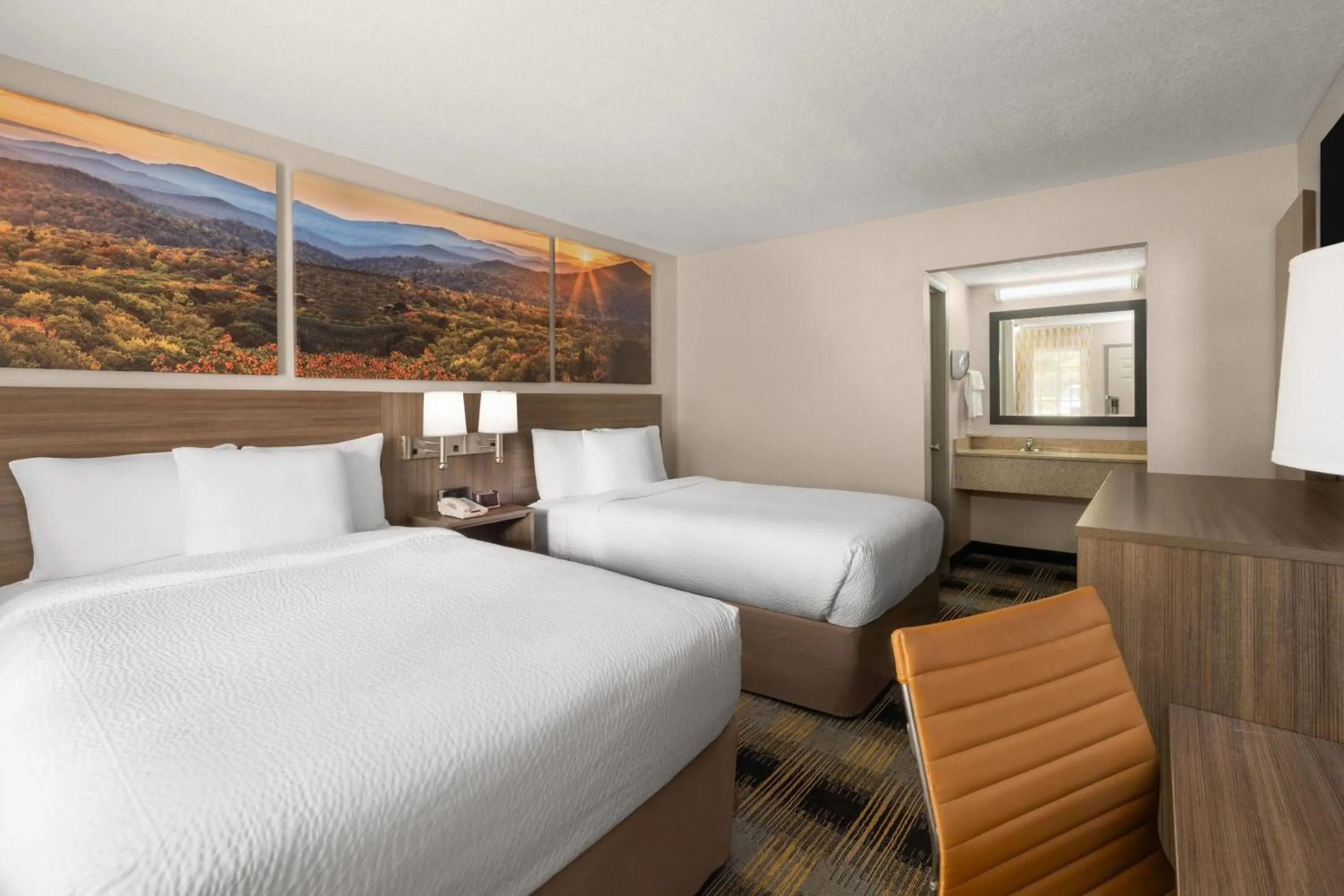 Photo of the whole room, Bed in Days Inn by Wyndham Canton