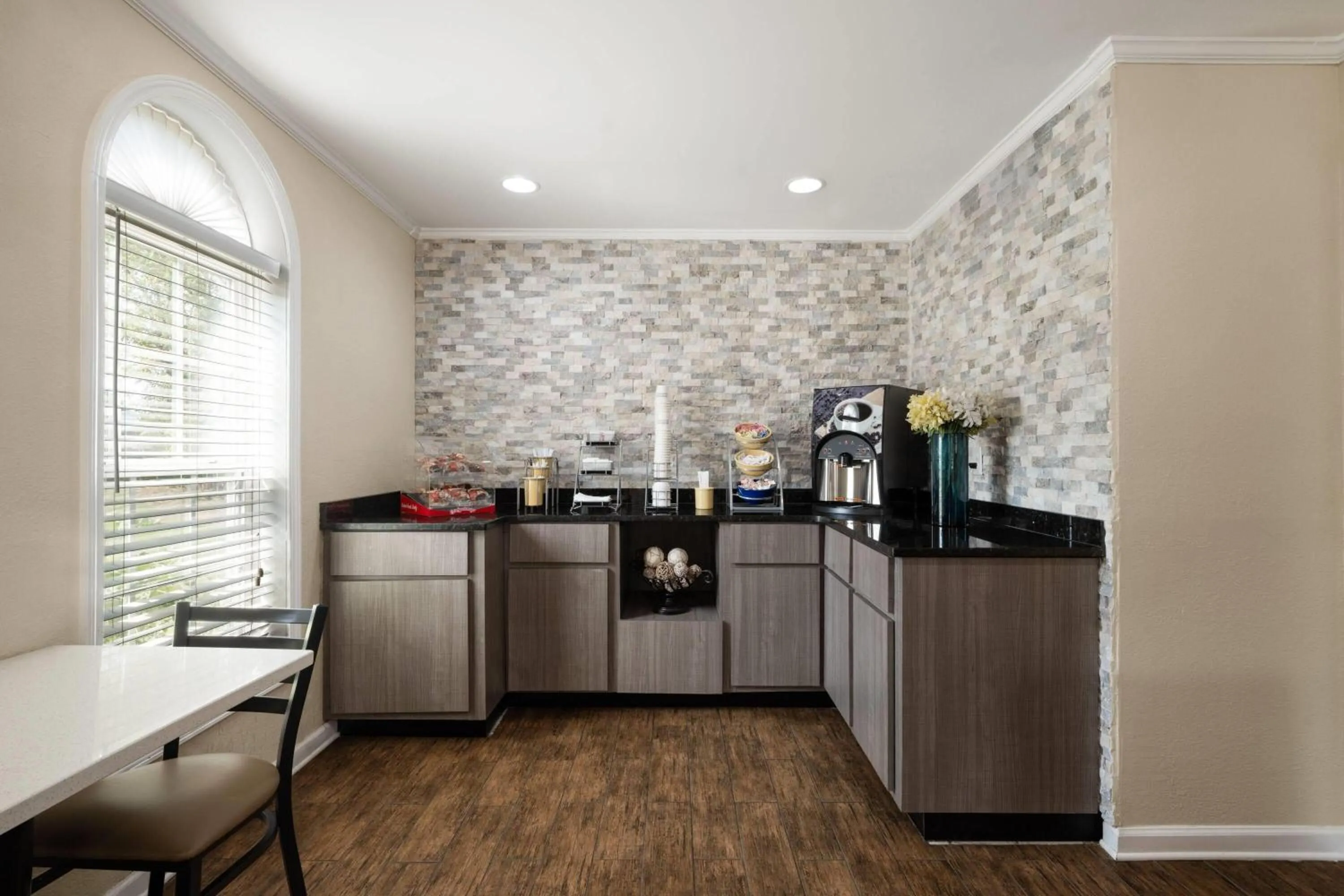 Breakfast in Days Inn by Wyndham Canton