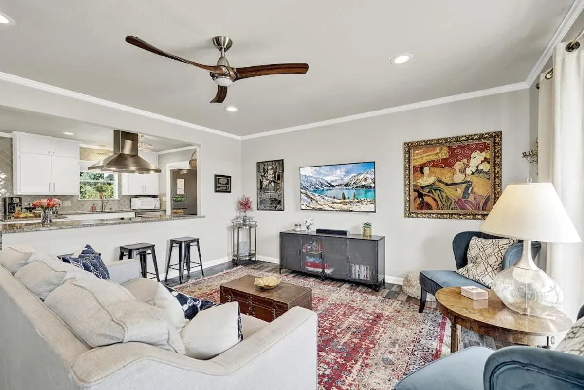 TV and multimedia in Fredericksburg Speakeasy