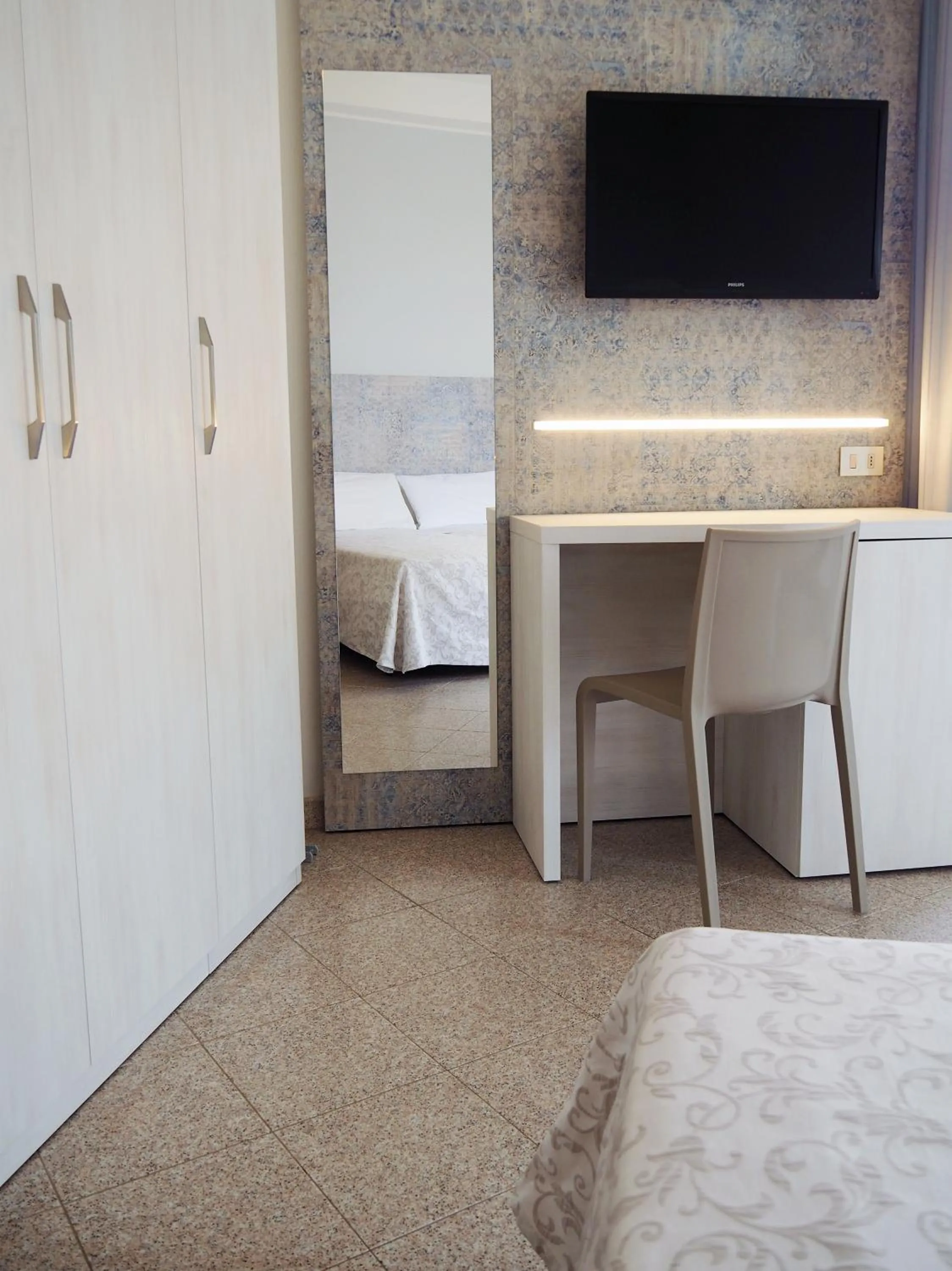 Bedroom, Bed in Hotel Olympia