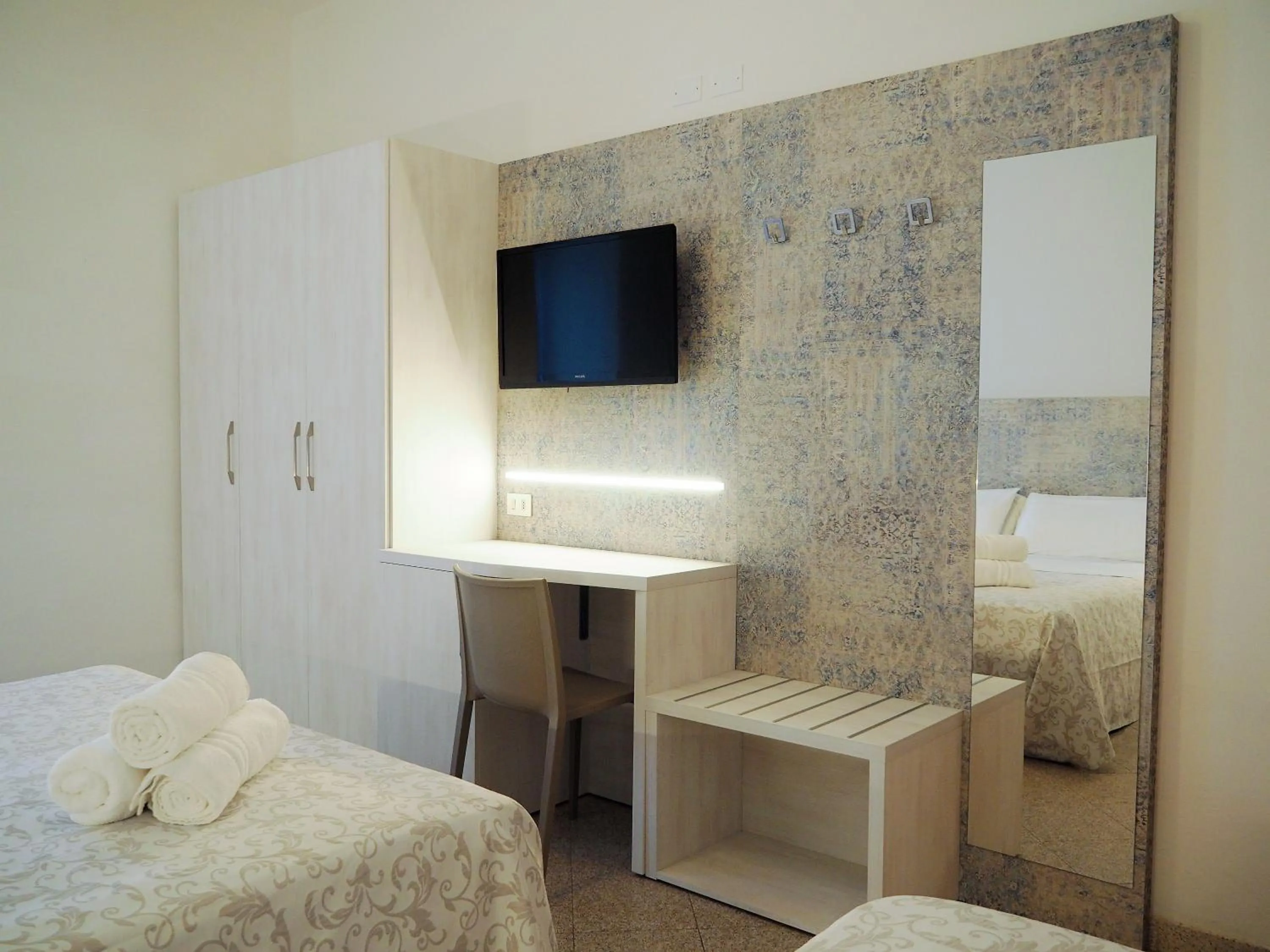 Bedroom, Bed in Hotel Olympia