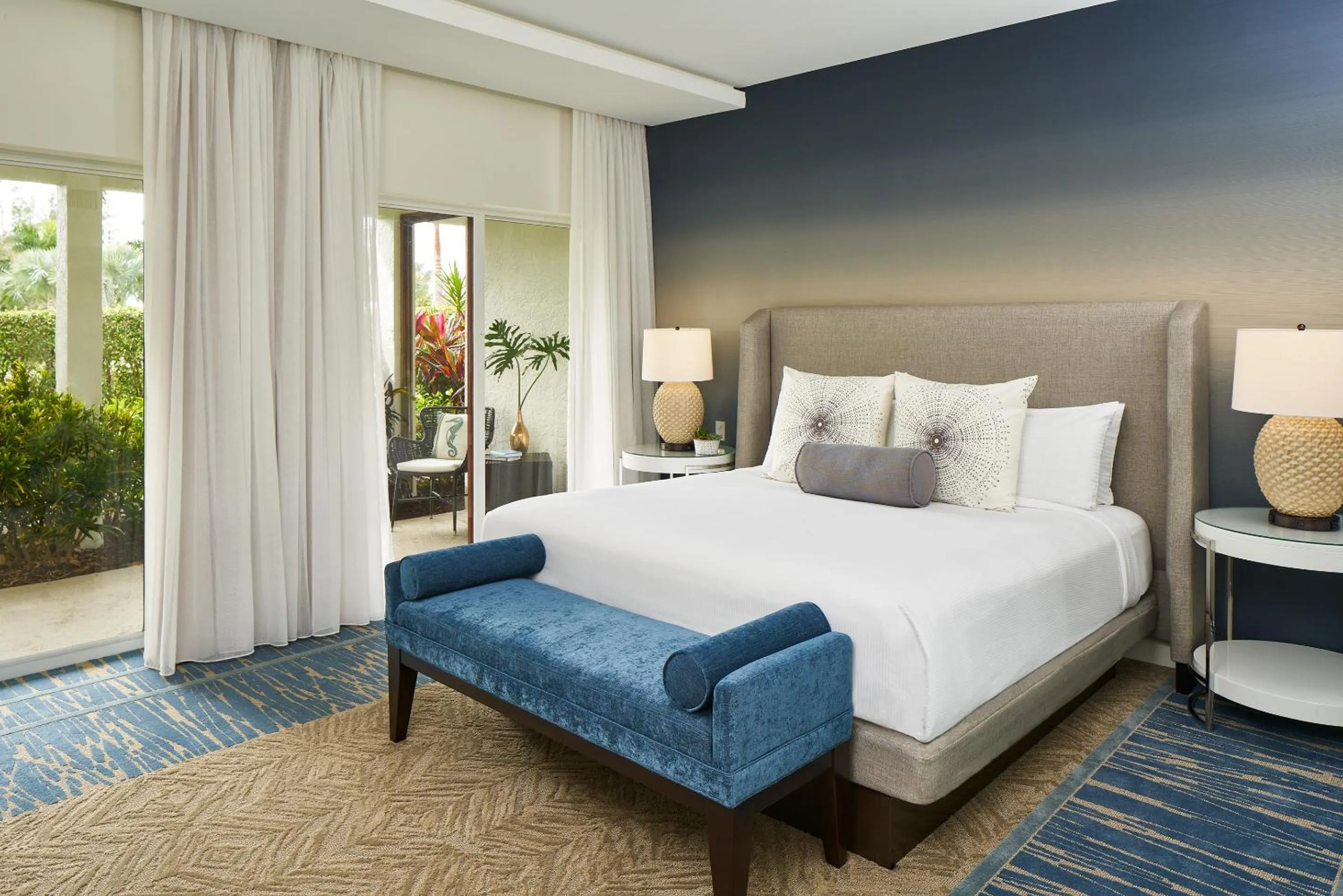 Garden view, Bed in Naples Grande Beach Resort