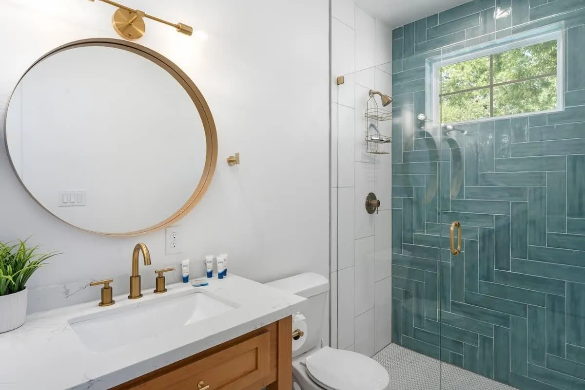 Bathroom in Southern Vine Sip and Stay Combo
