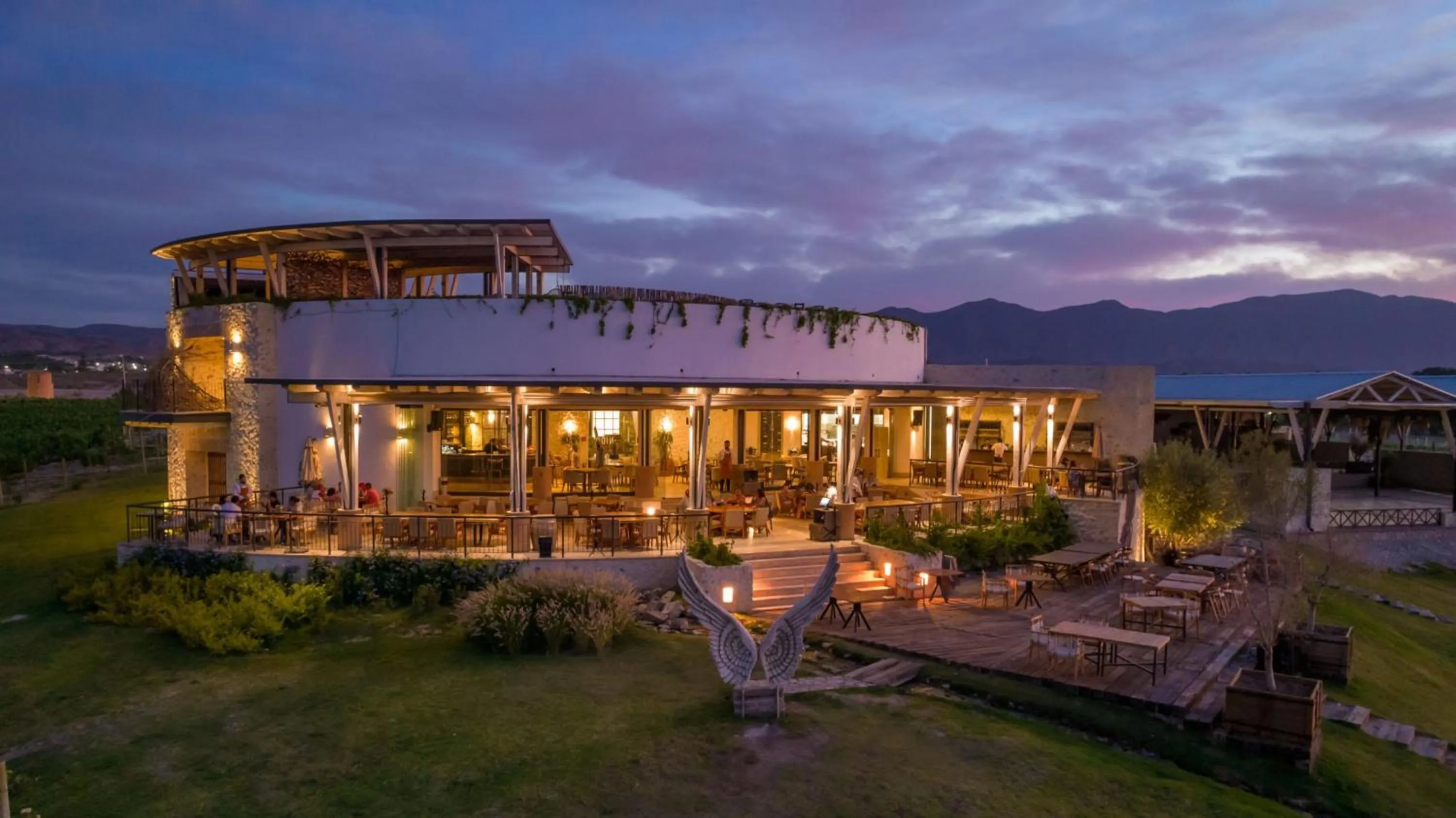 Restaurant/places to eat in Hotel Vinícola Parvada by Lumina