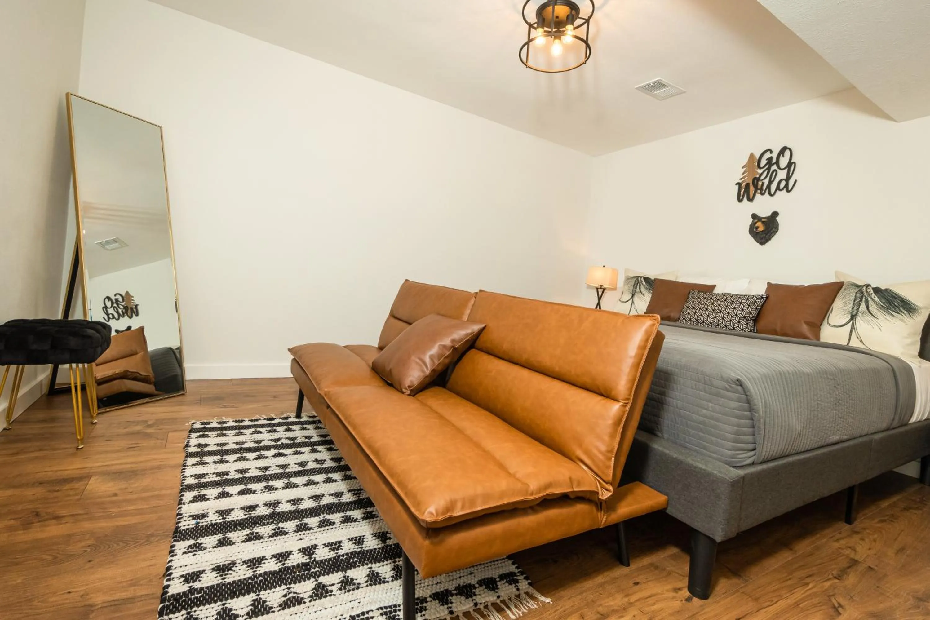 Bed in The Lofts on Indian Point - Near Silver Dollar City