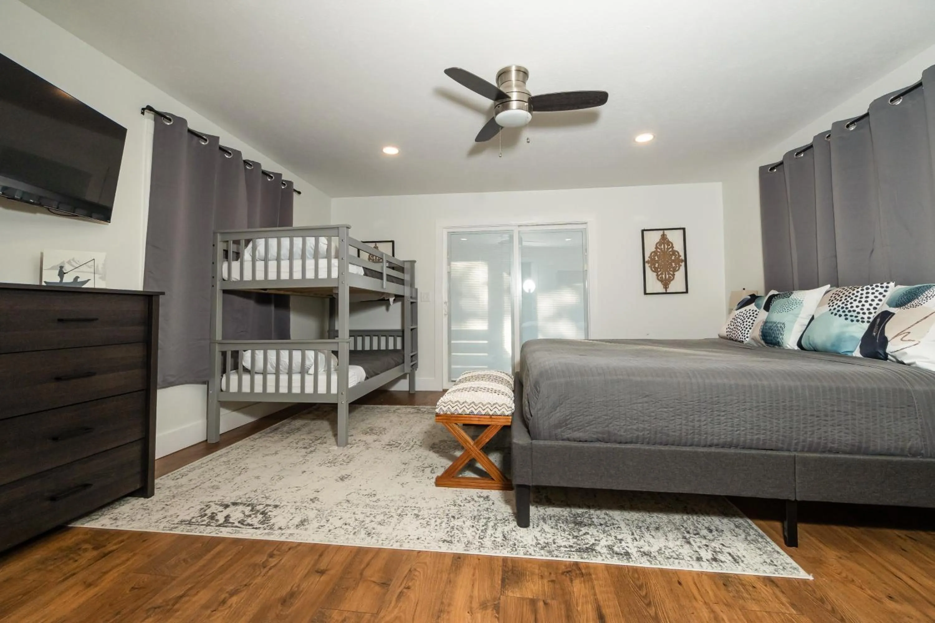 Bed in The Lofts on Indian Point - Near Silver Dollar City