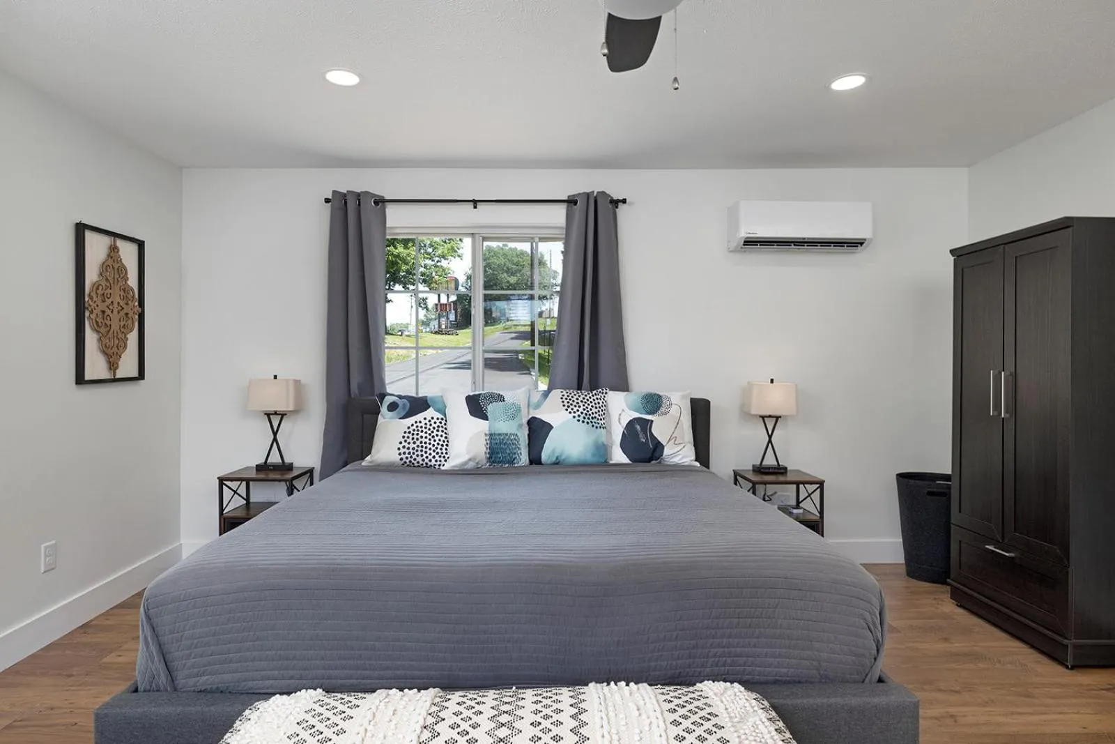 Bed in The Lofts on Indian Point - Near Silver Dollar City