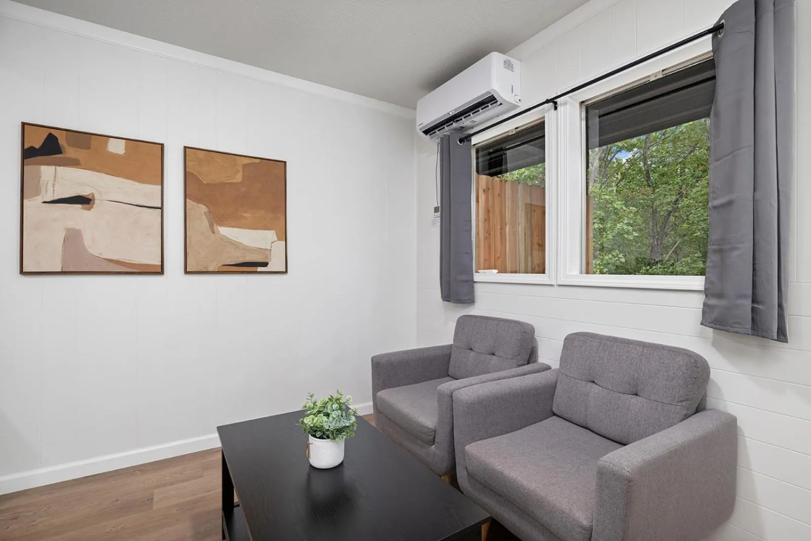 Seating area in The Lofts on Indian Point - Near Silver Dollar City