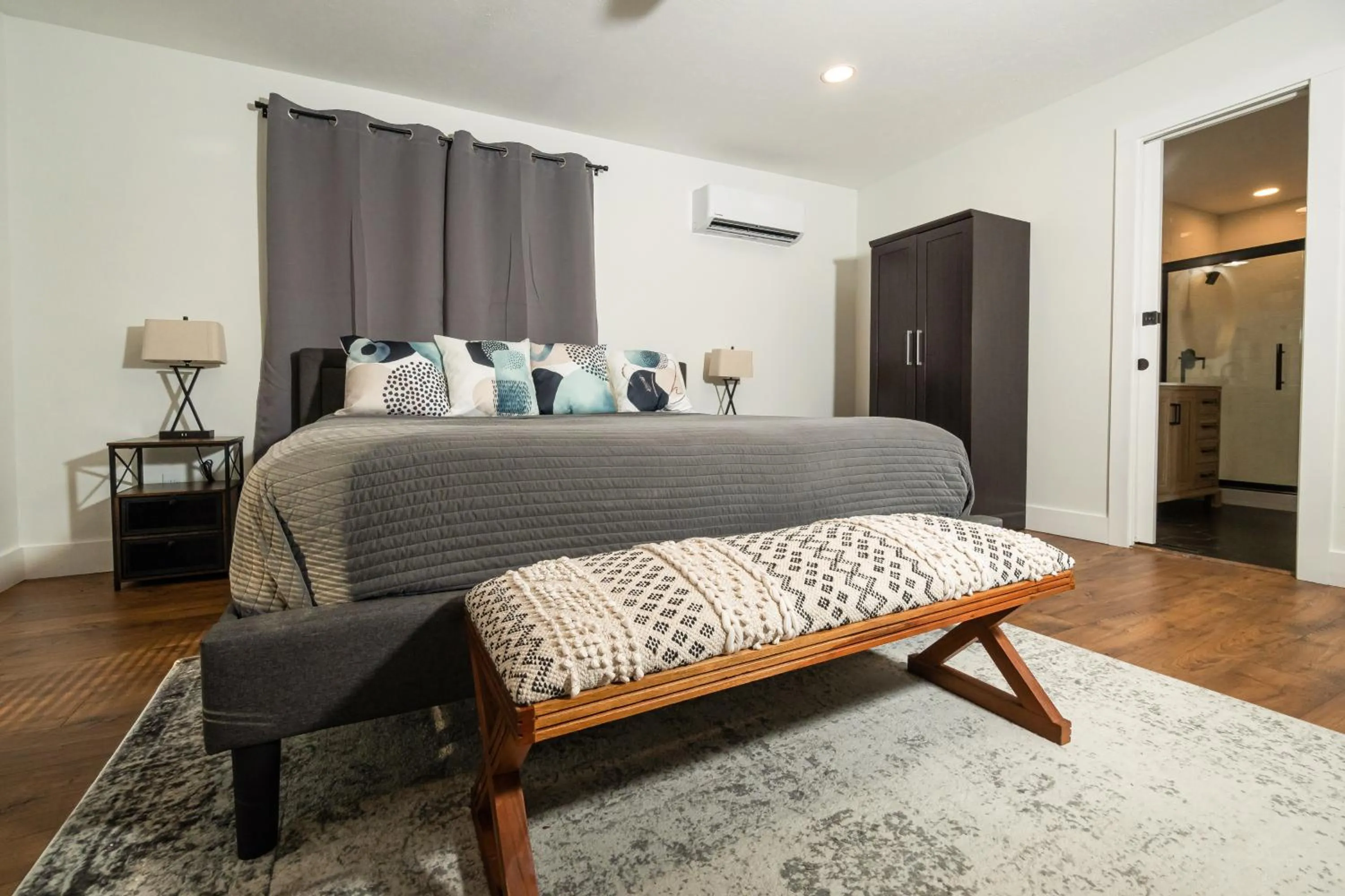 Bed in The Lofts on Indian Point - Near Silver Dollar City