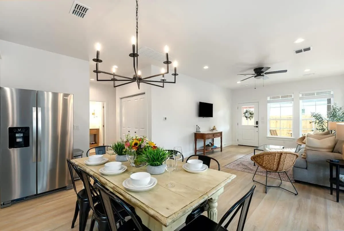 Dining area in The Viognier