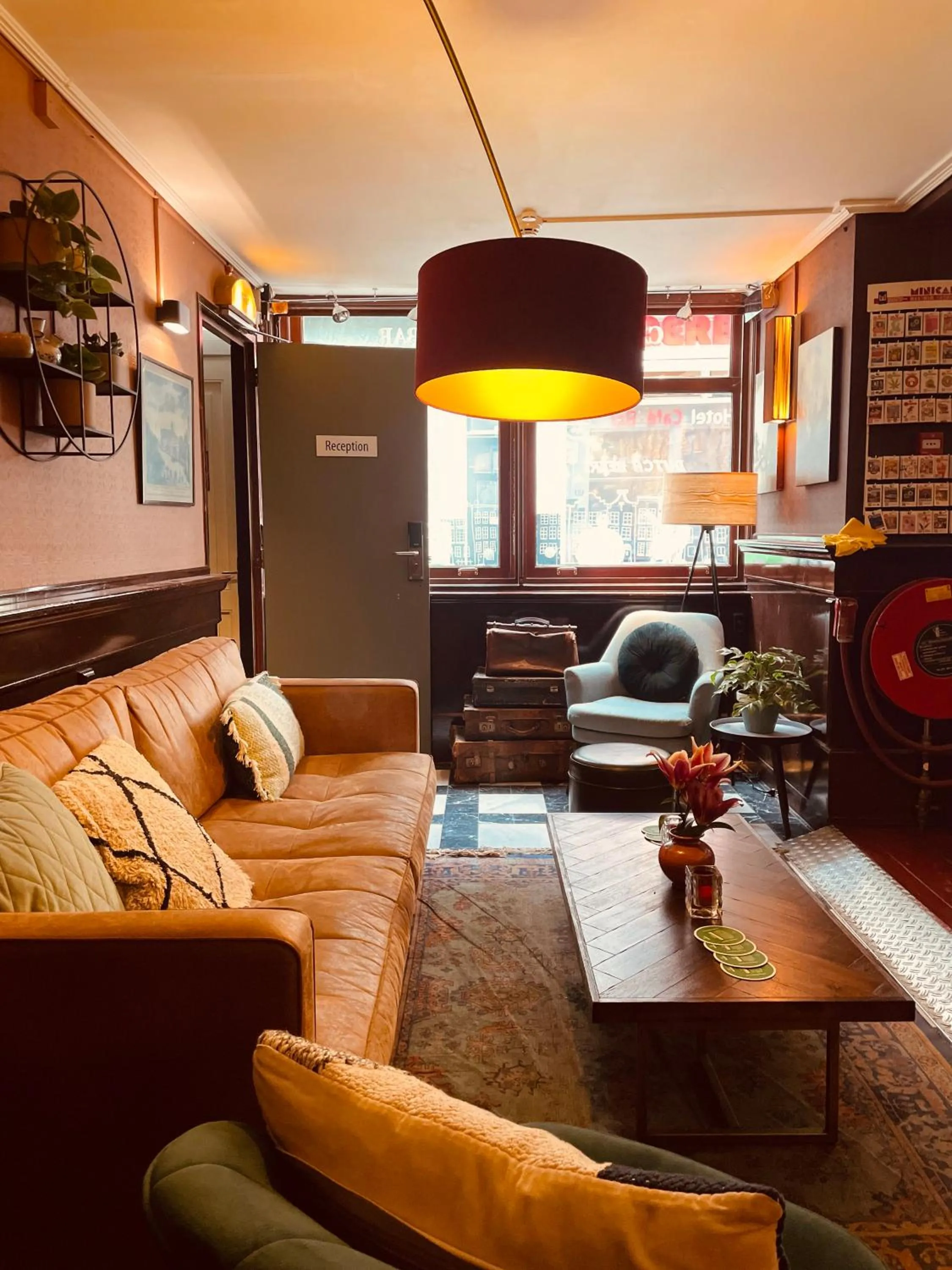 Restaurant/places to eat in Hotel Old Quarter