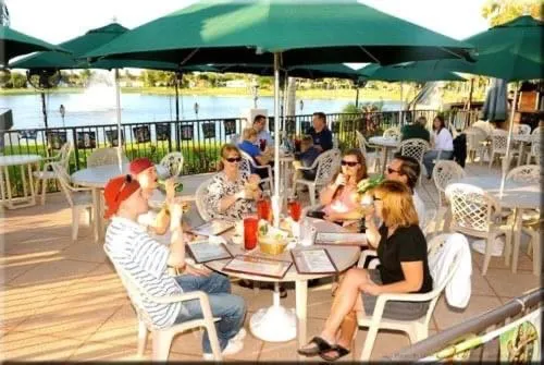 Restaurant/places to eat in Royal Inn Hotel