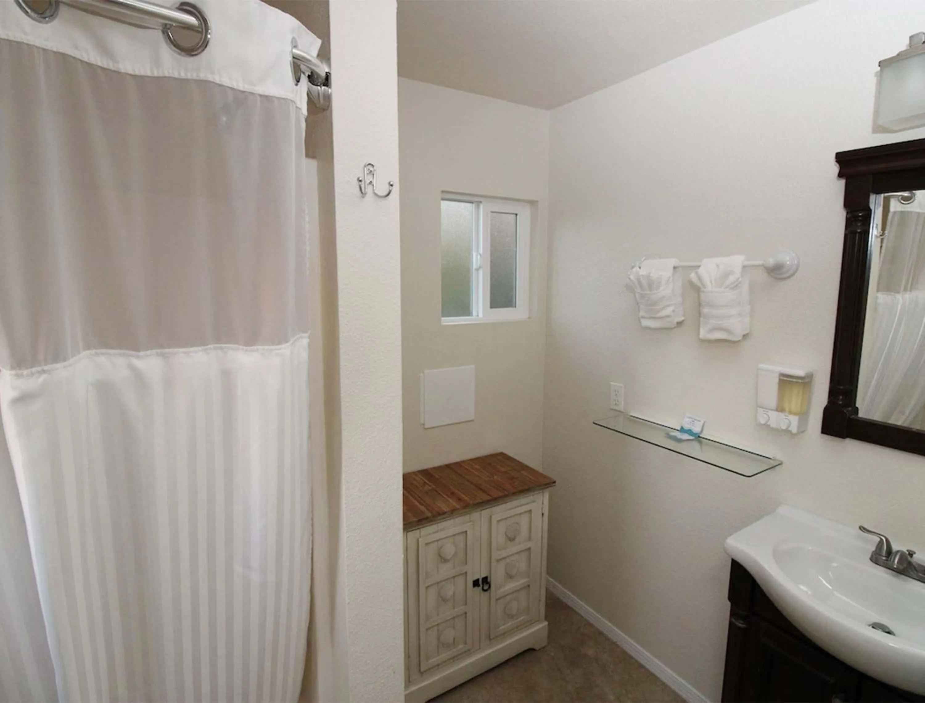 Shower in Back Bay Inn