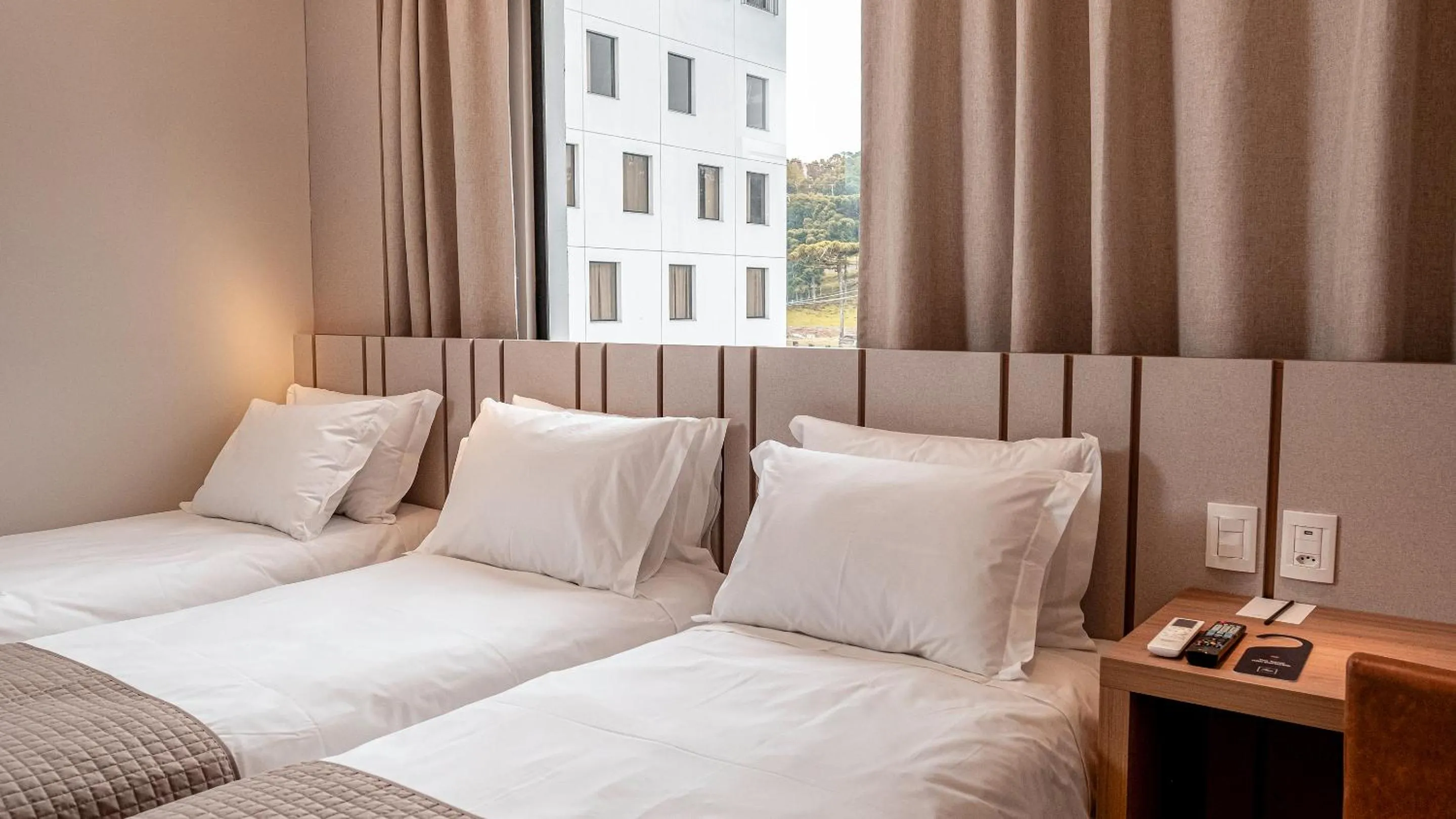Bed in Plaza Hotel & Boulevard Convention - Vale dos Vinhedos