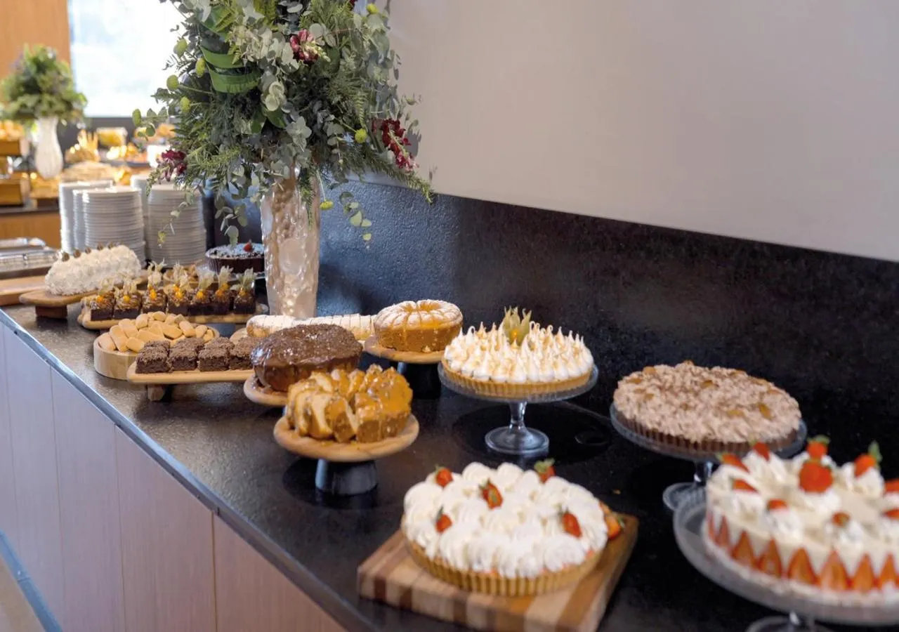 Breakfast in Plaza Hotel & Boulevard Convention - Vale dos Vinhedos