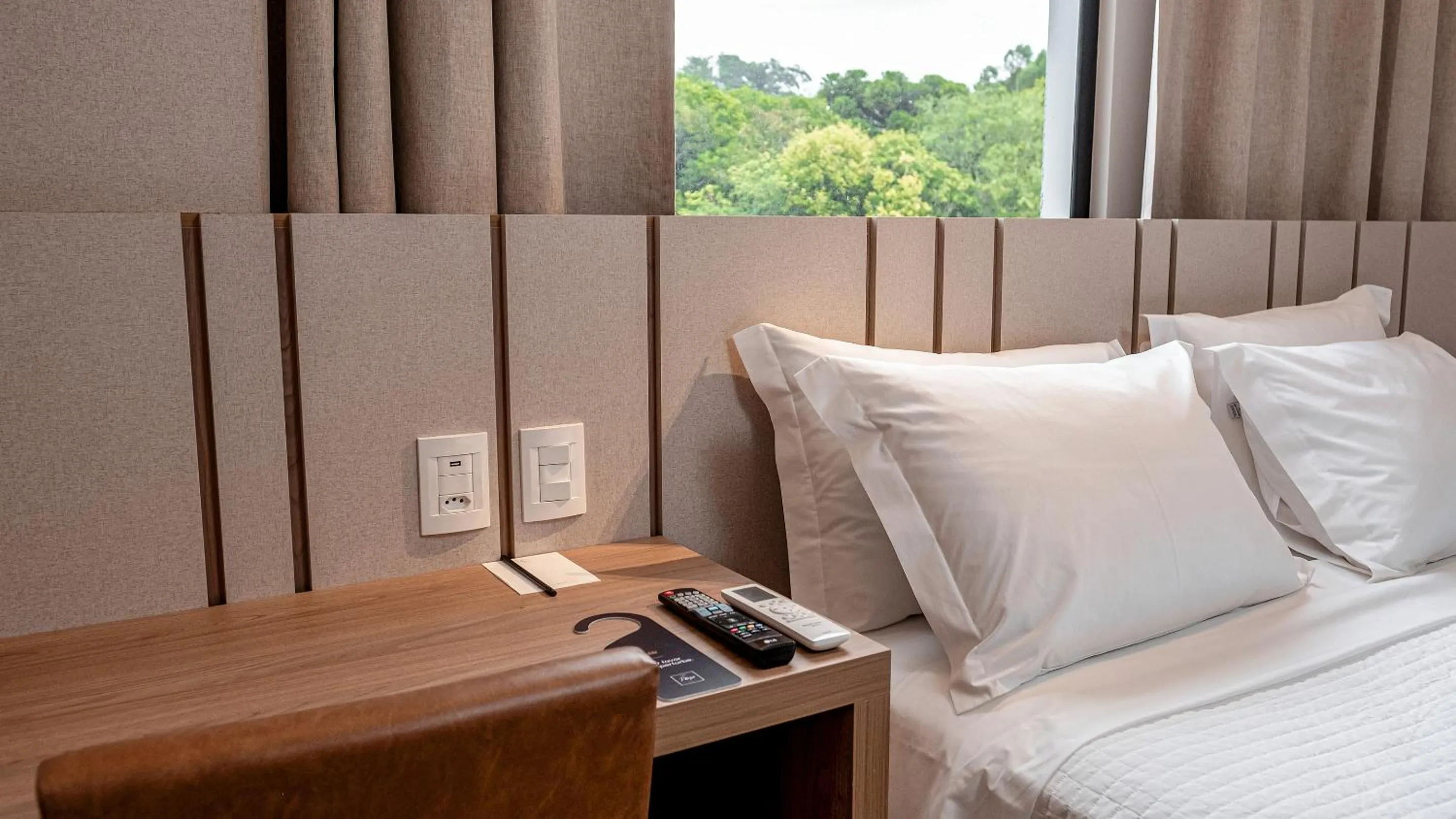 Bed in Plaza Hotel & Boulevard Convention - Vale dos Vinhedos