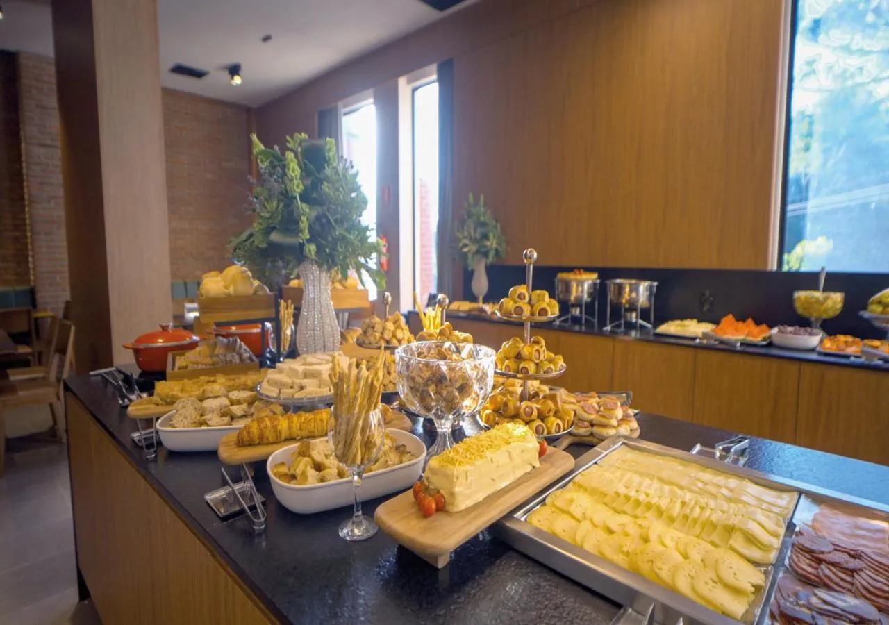 Breakfast in Plaza Hotel & Boulevard Convention - Vale dos Vinhedos