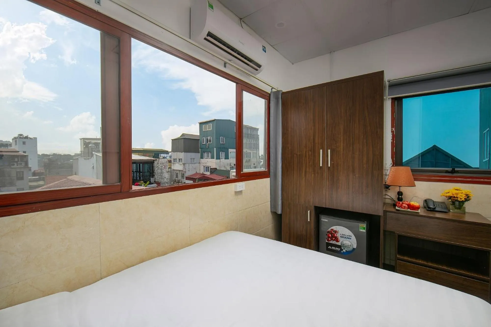 Photo of the whole room, Bed in Silk Hanoi Moment Hotel & Spa - Hanoi Old Quarter