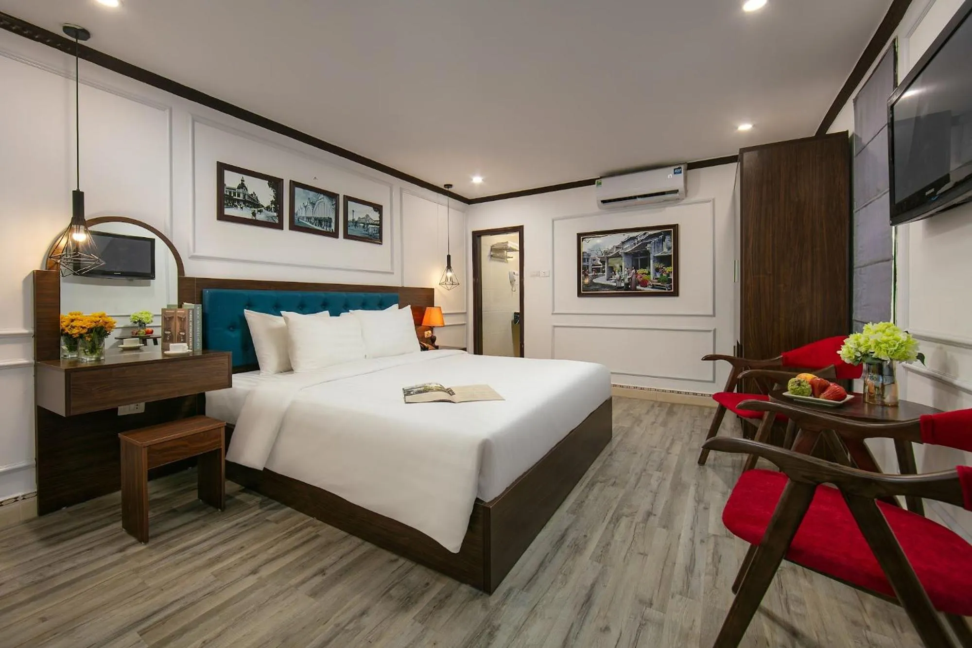 Bed in Silk Hanoi Moment Hotel & Spa - Hanoi Old Quarter