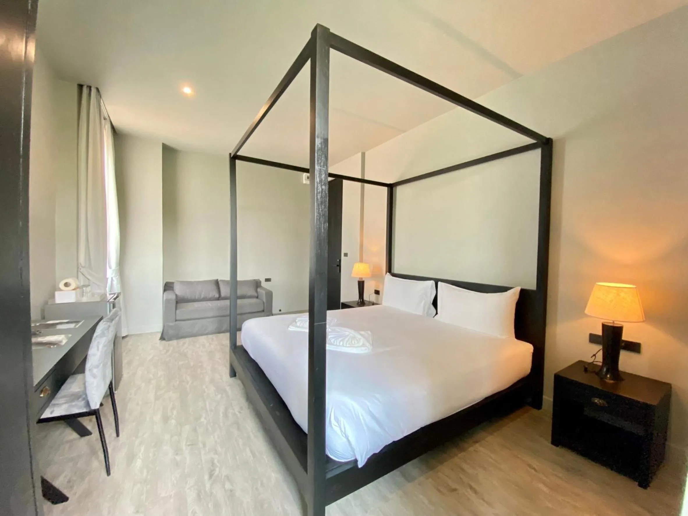 Photo of the whole room, Bed in O2 The Residence โอทู เดอะ เรสซิเดนซ์
