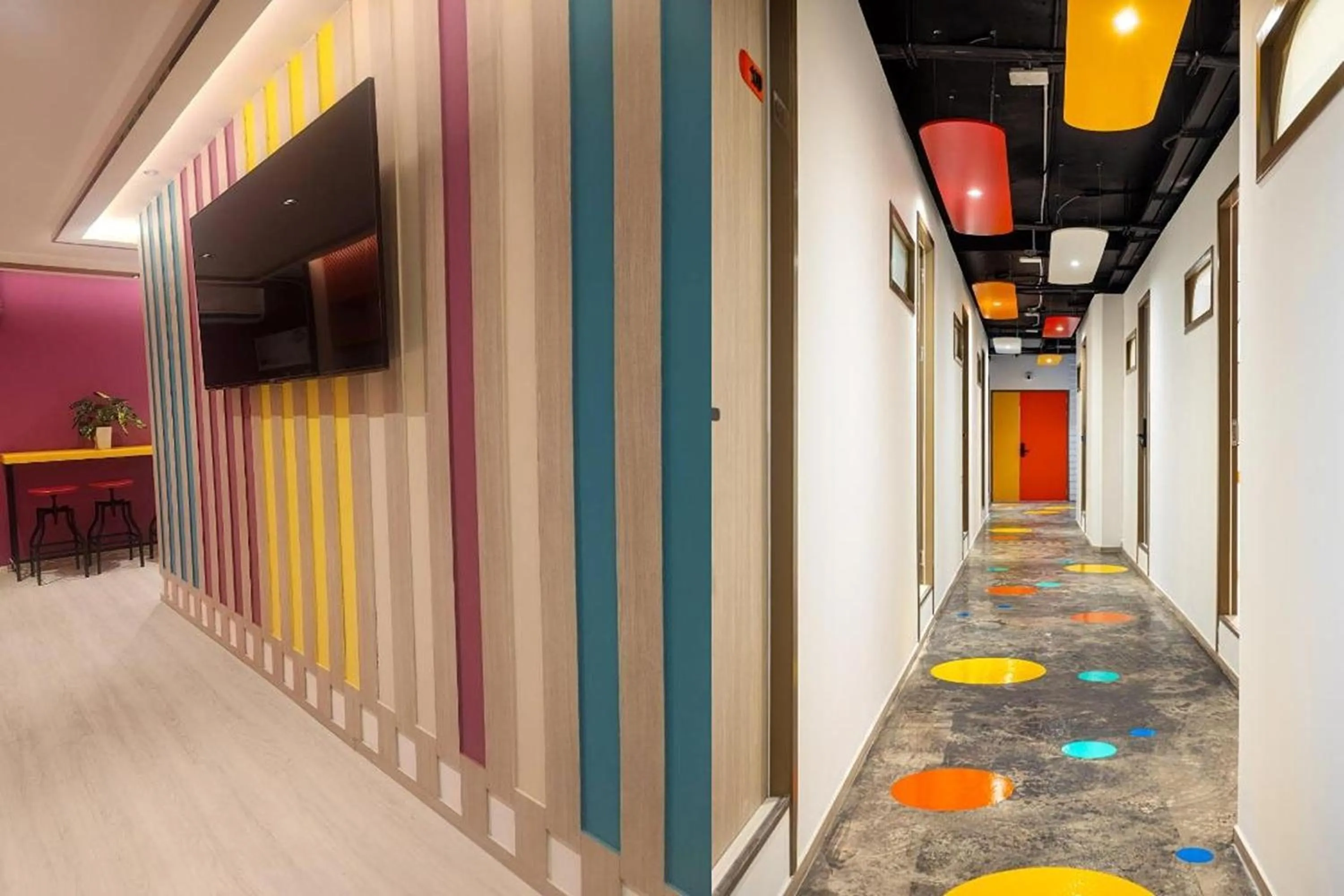 TV and multimedia in L MINITEL at Night Bazaar Chiangmai