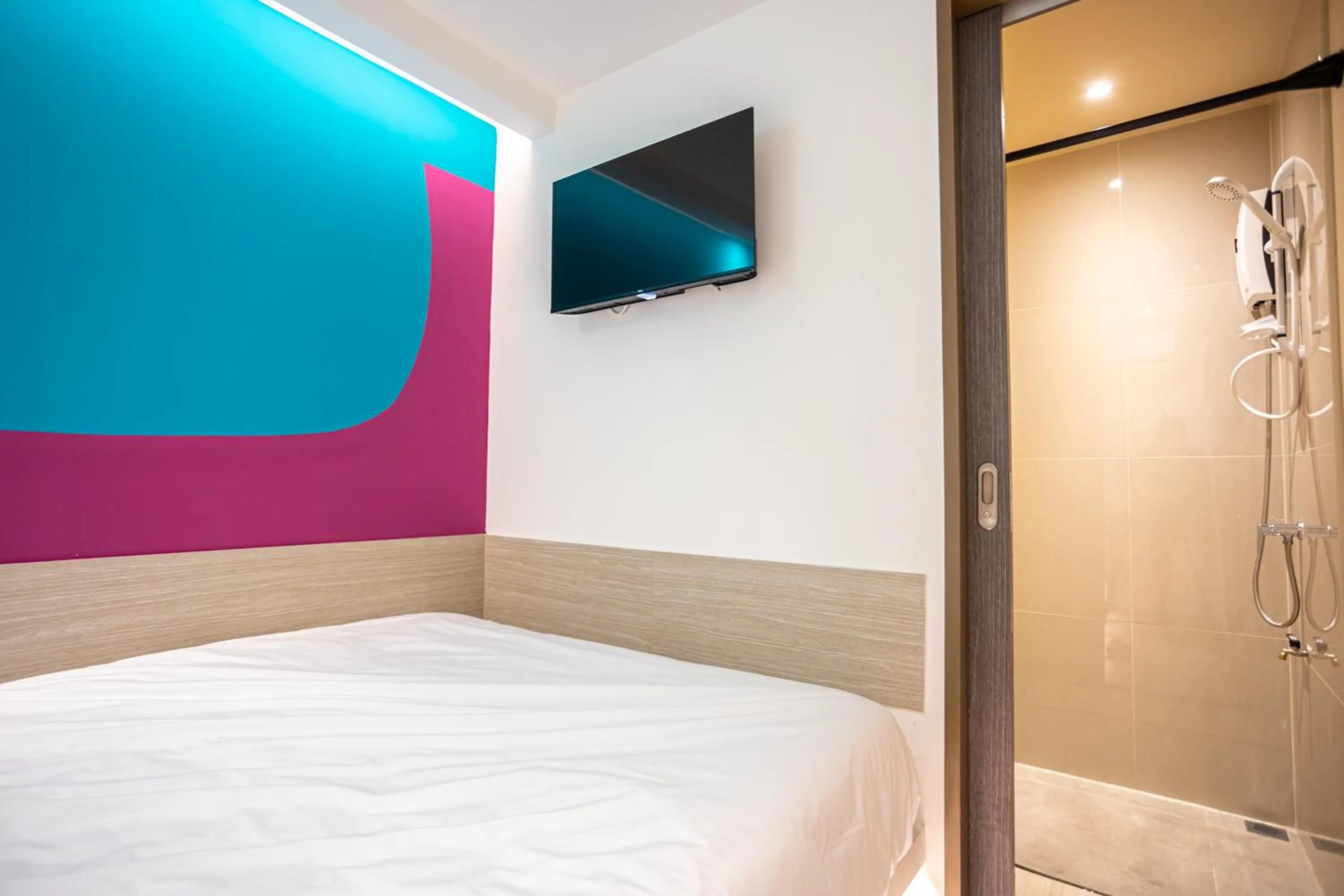 Shower, Bed in L MINITEL at Night Bazaar Chiangmai