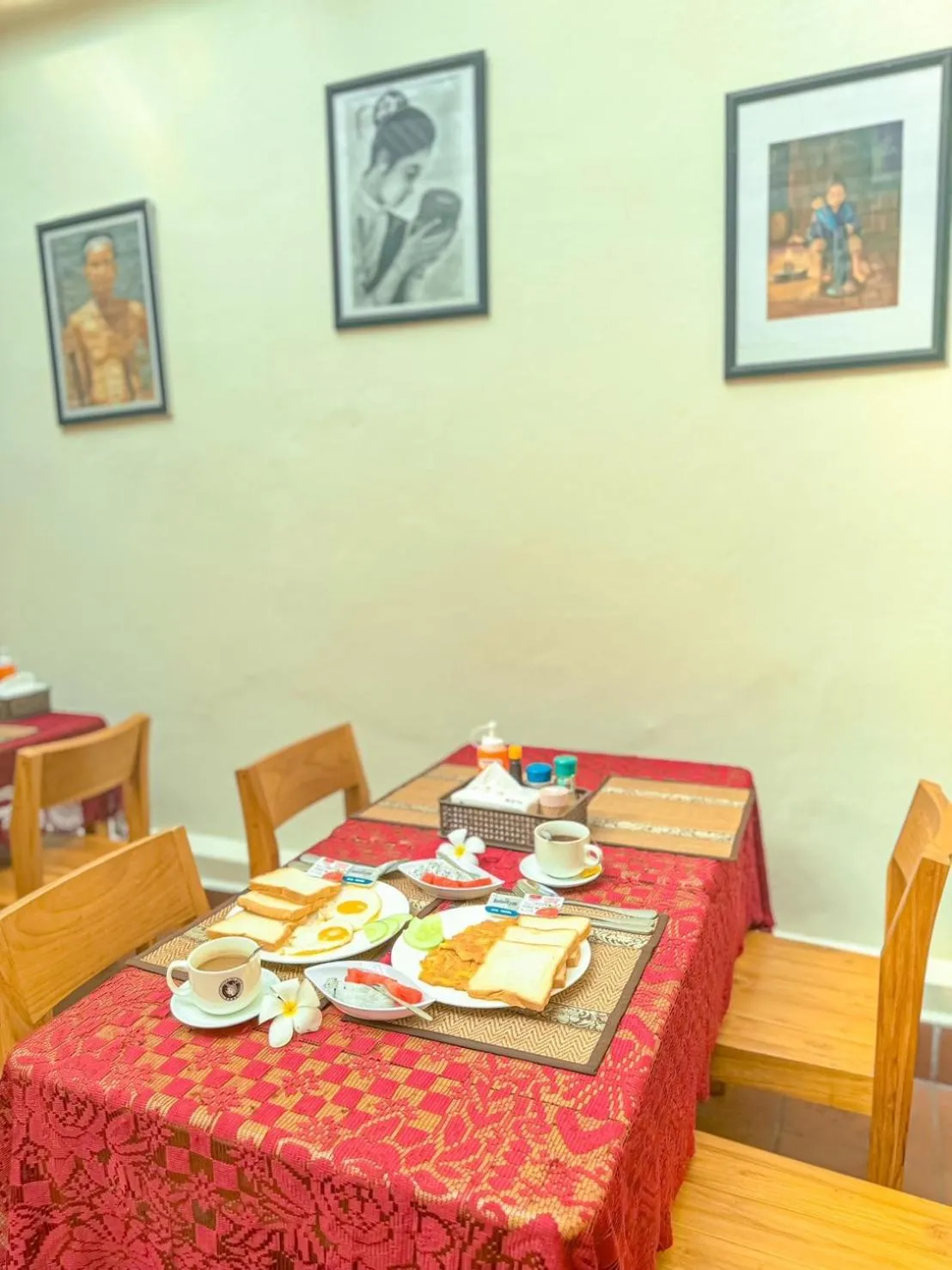 Dining area in Luang Phasouk Hotel